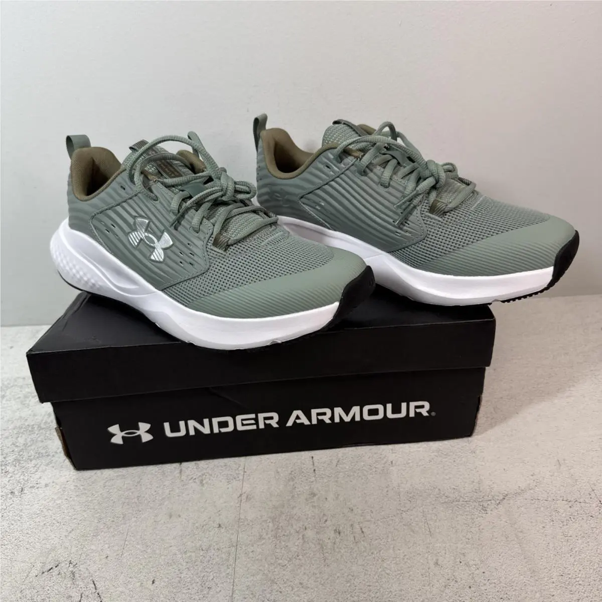 Under Armour shoes - Under Armour Charged Commit 4 - 3026017-349 - Silica Green/Metallic Silver 7