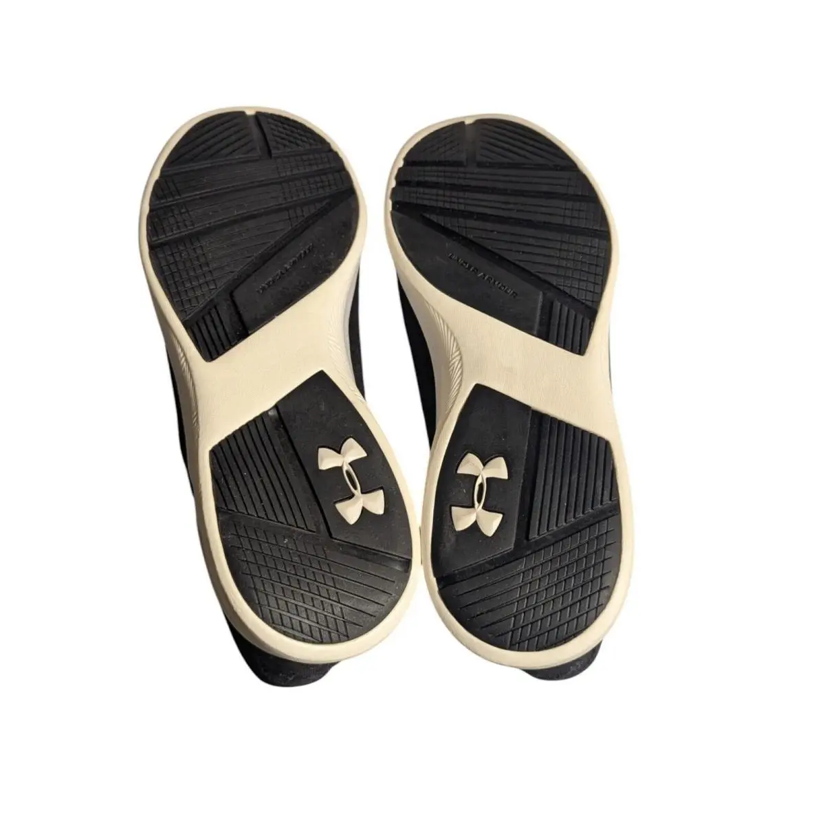 Under Armour shoes - Under Armour Charged Pivot - Charged Pivot - 3020162-001 - Black 3