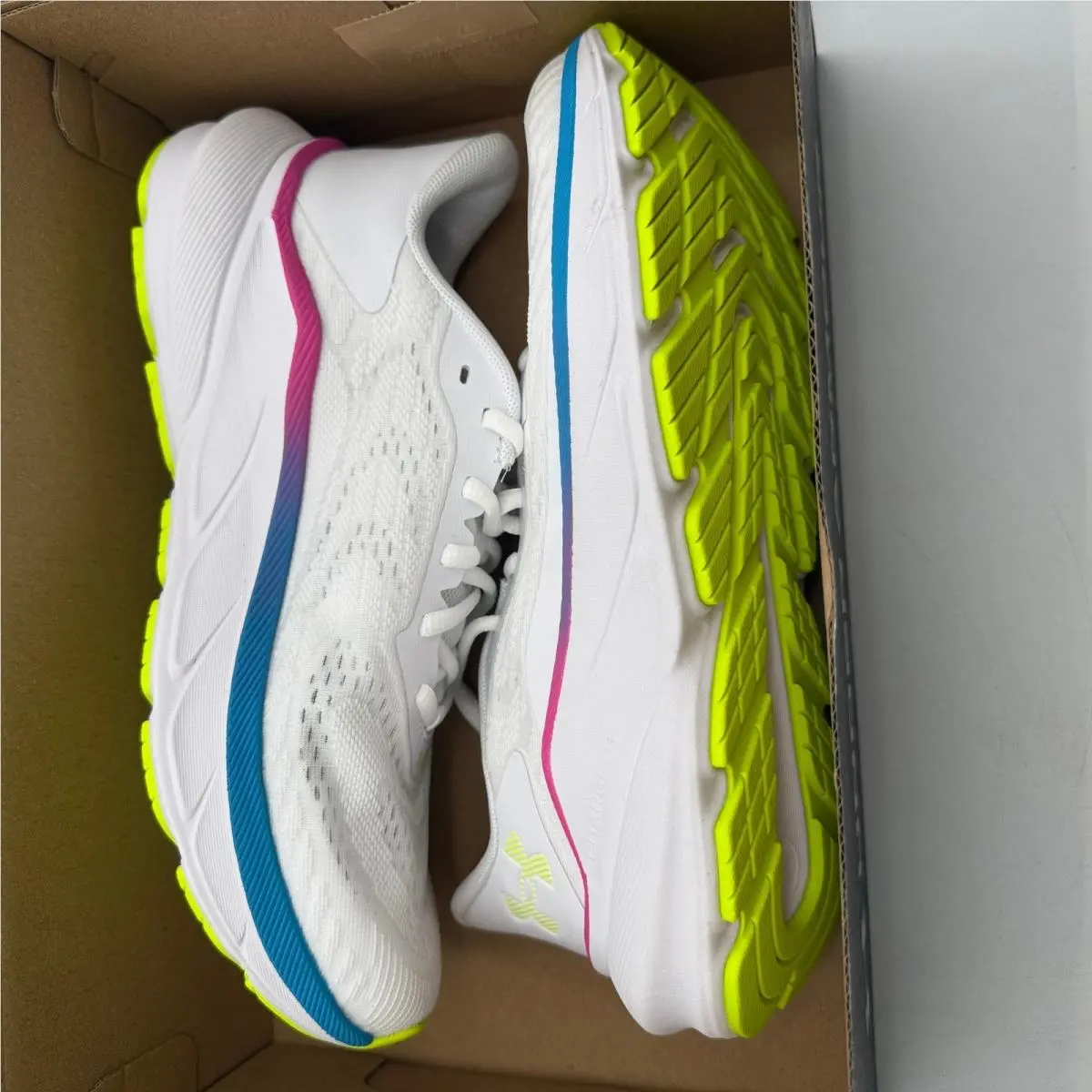 Under Armour shoes - UA W Turbulence 3 - Turbulence - White 5