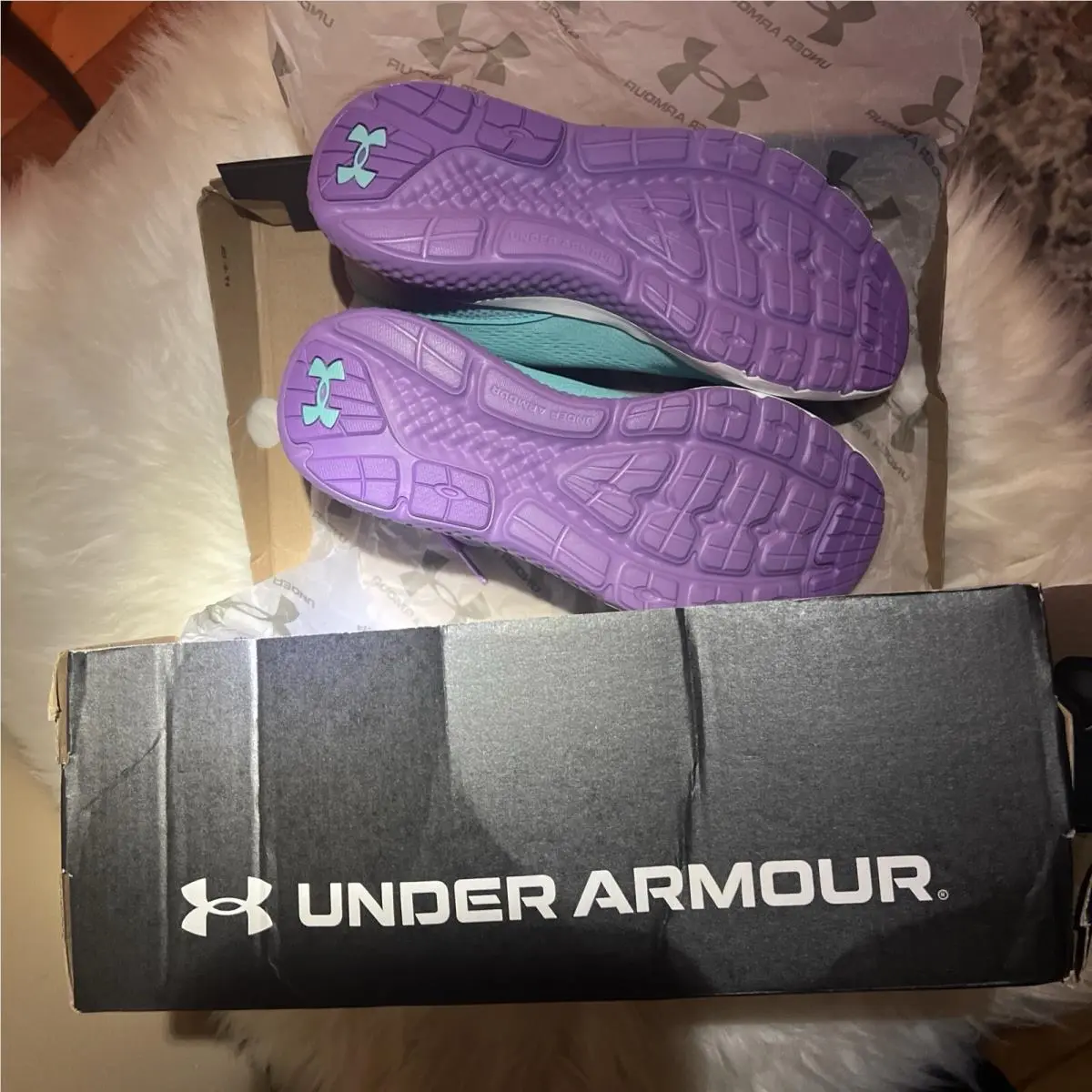 Under Armour shoes - Under Armor UA GGS CHARGED ROGUE 4 - 3027111-001 - Black 10