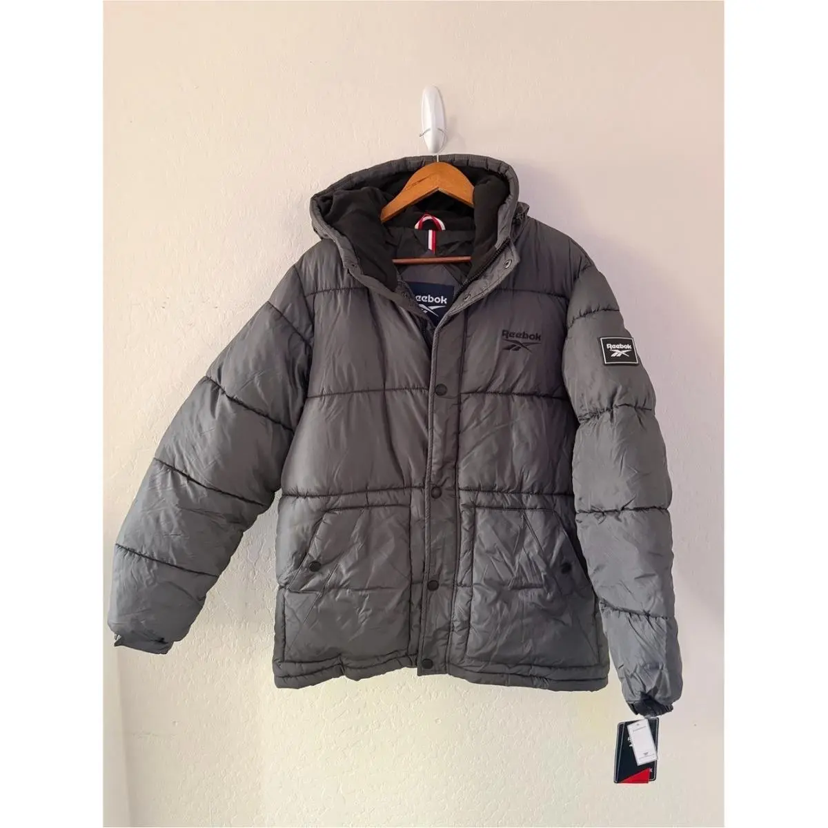 Reebok Men`s Hooded Puffer Jacket Large Charcoal Insulated Winter Coat