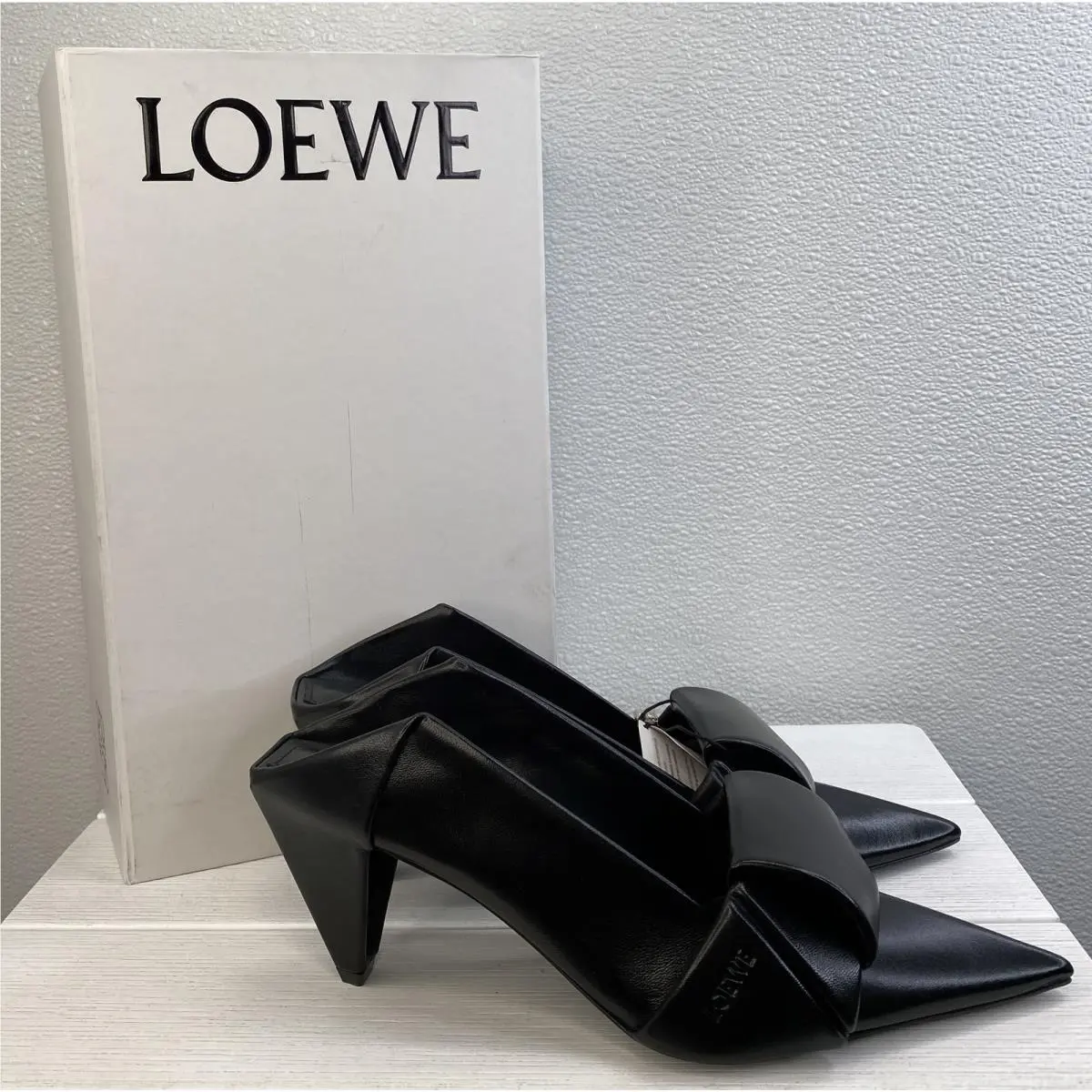 Origami Flap Back Pump Women`s Size US9 EU39 Black Lambskin Leather Heels by Loewe