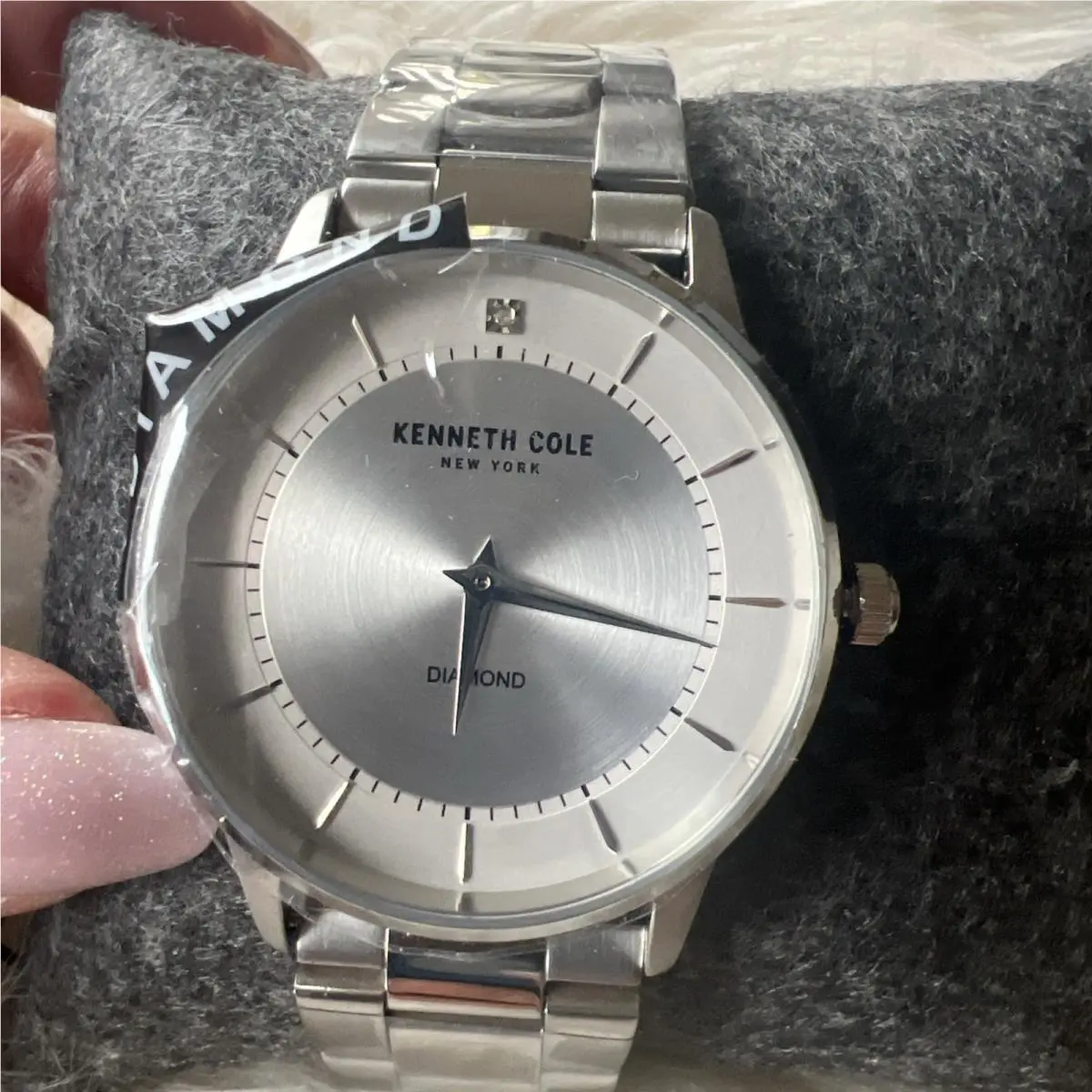 Bnb  New York Men Rock Out Round Silver Diamond Dial Bracelet Watch by Kenneth Cole
