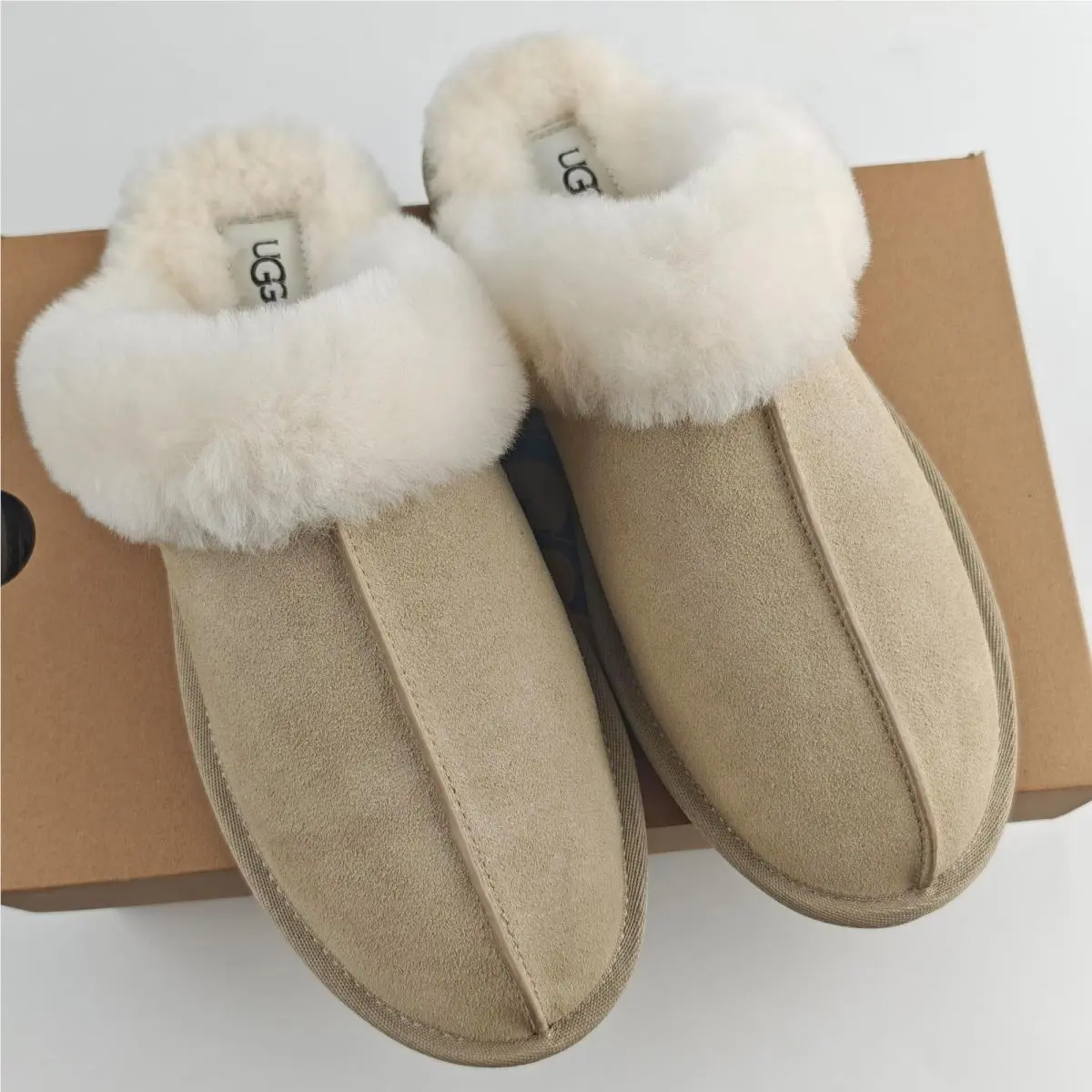 Ugg Scuffette II Sand Suede Slip-on Slippers Women`s Sheepskin Shoes