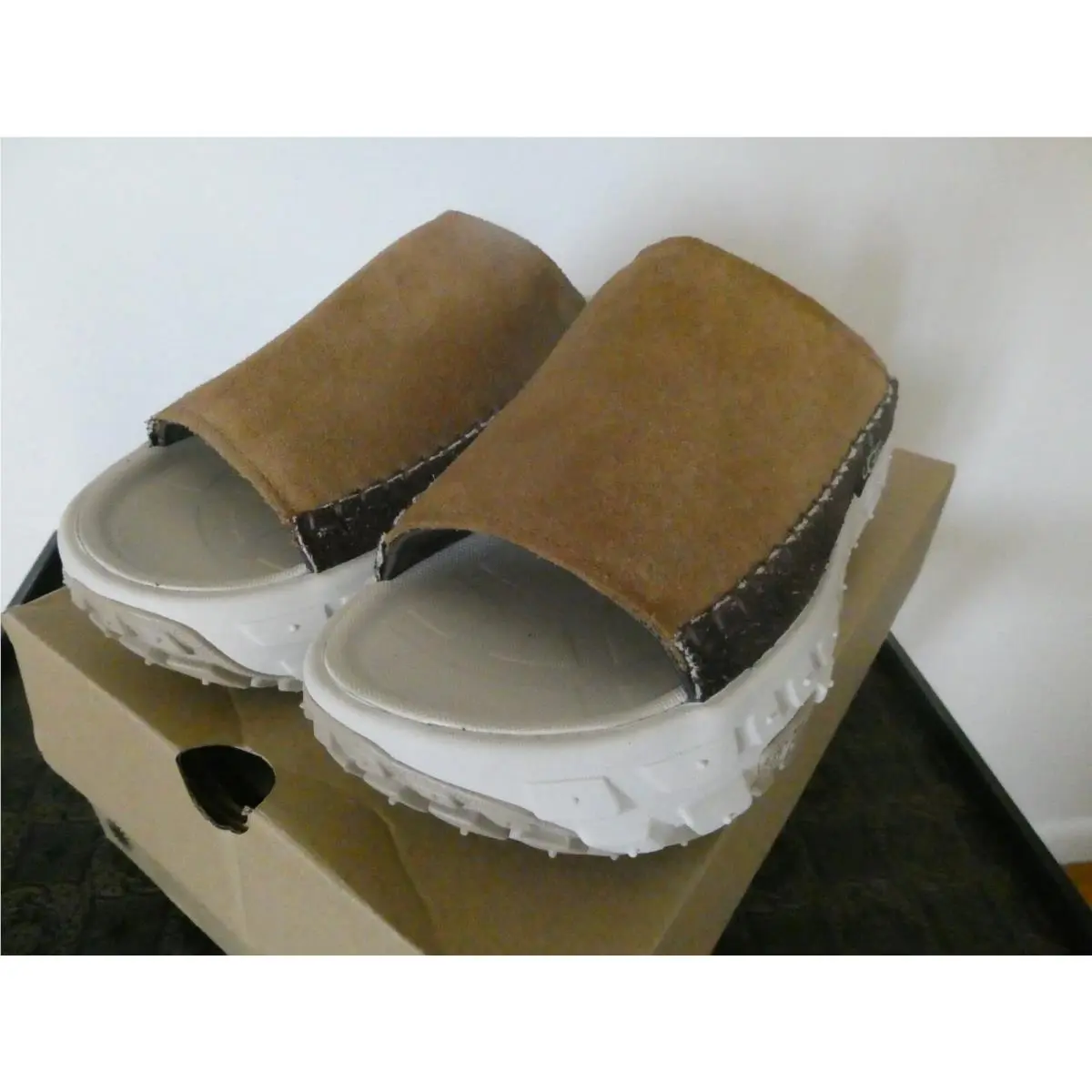UGG shoes - Venture Daze - Venture Daze - Beige (UPC: 197634010304) 3