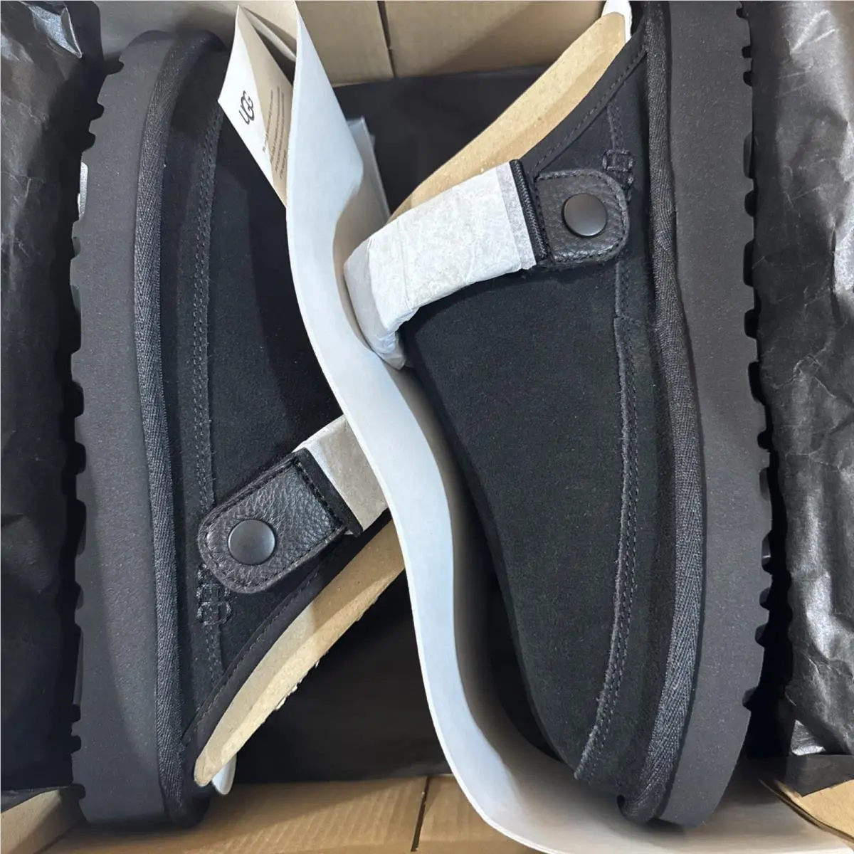 UGG shoes - UGG GOLDENCOAST II - GOLDENCOAST - Black 1