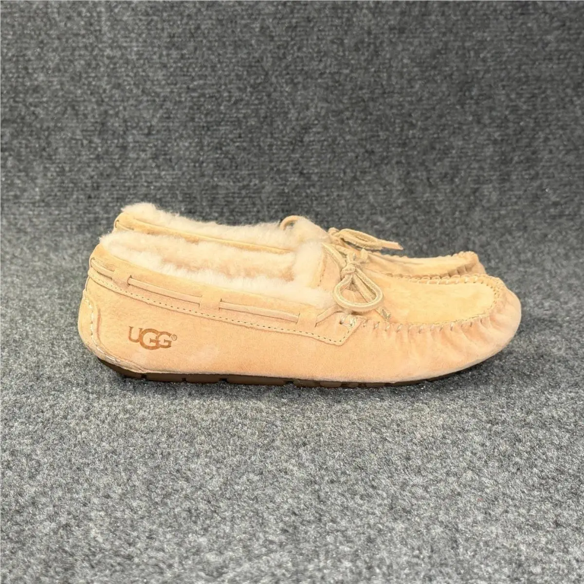 Ugg Dakota Slippers Women`s 6 Tan Suede Shearling Slip On Indoor House Shoes