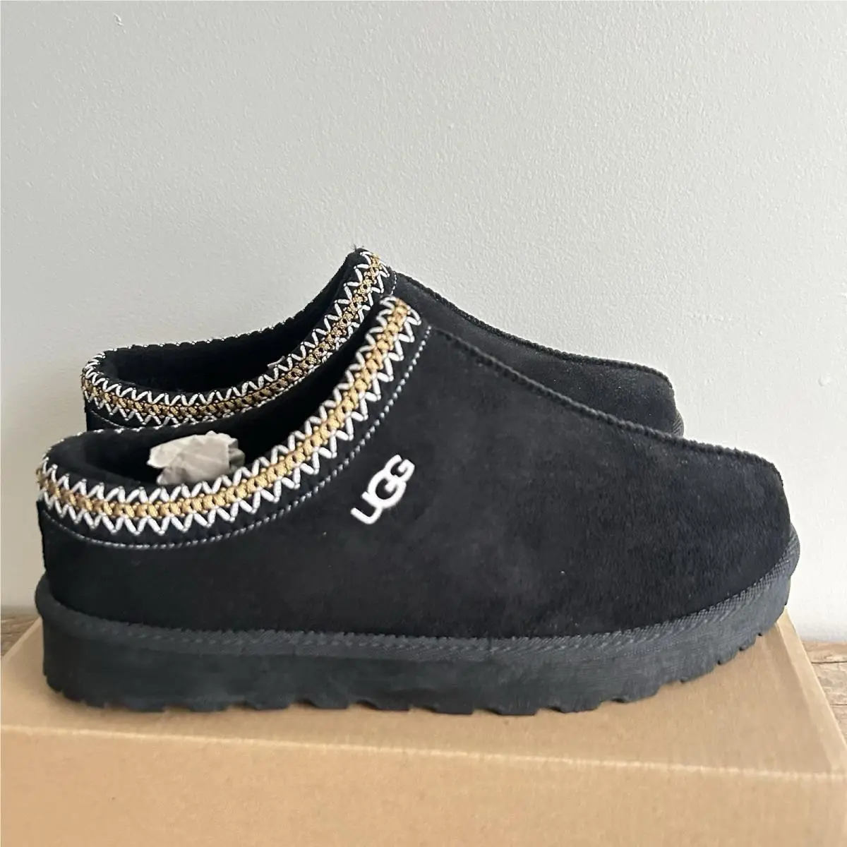 Ugg Slippers Shoes Women`s 10 Black Suede Sheepskin Tasman II Signature Braid