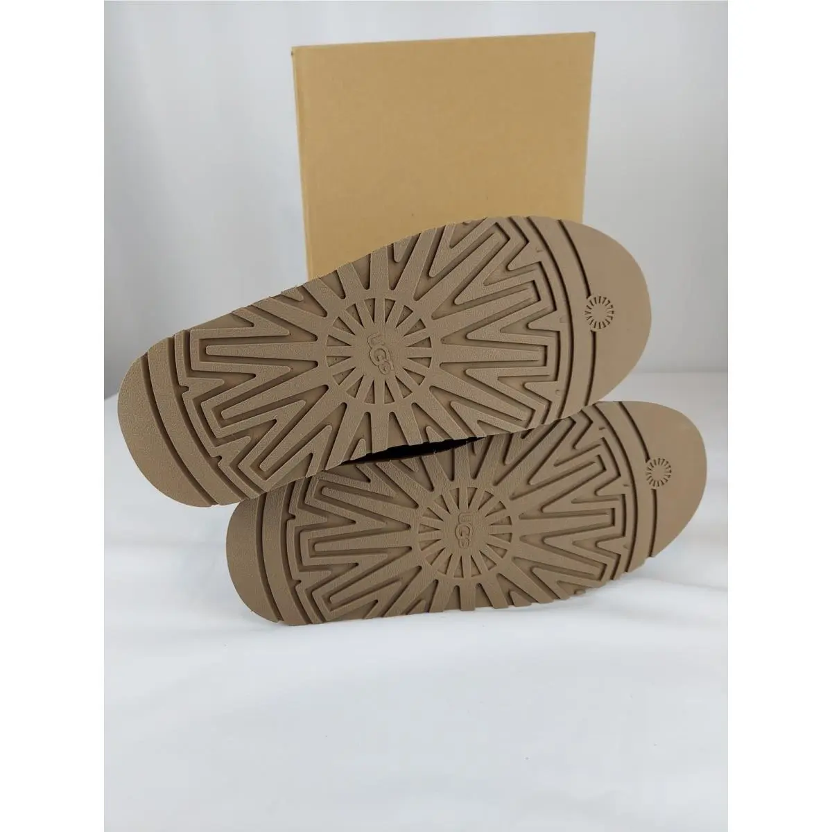 UGG shoes - Tan 6