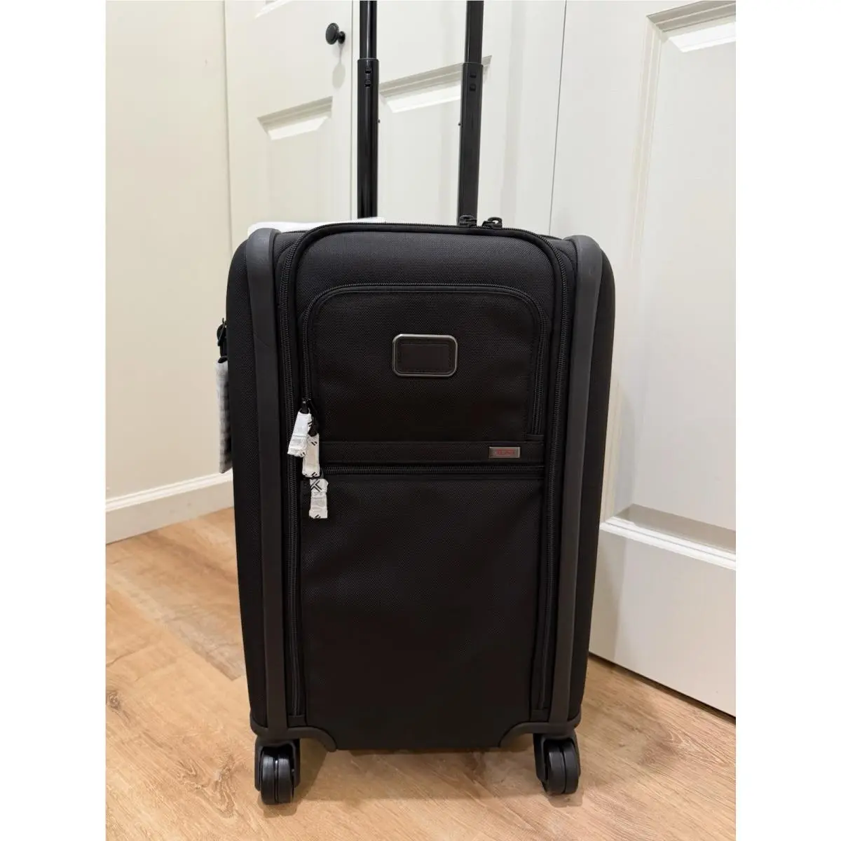 Tumi Alpha 3 International Dual Access 22 Carry-on Expandable 4 Wheeled Black