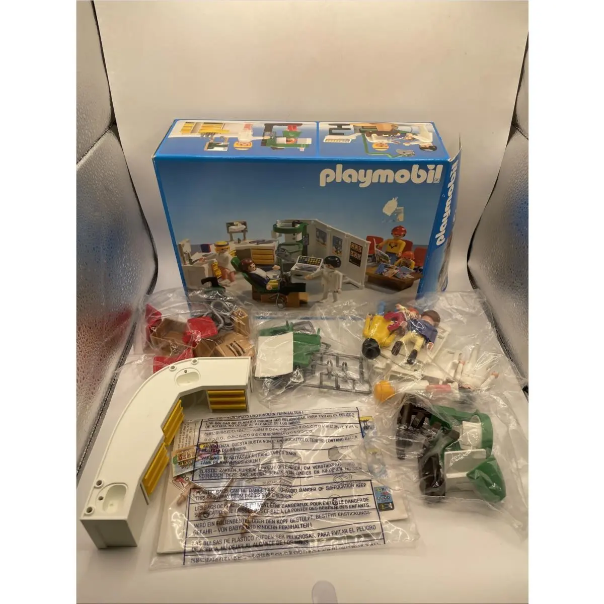 Playmobil 3762 Dentist Office and Waiting Room Set