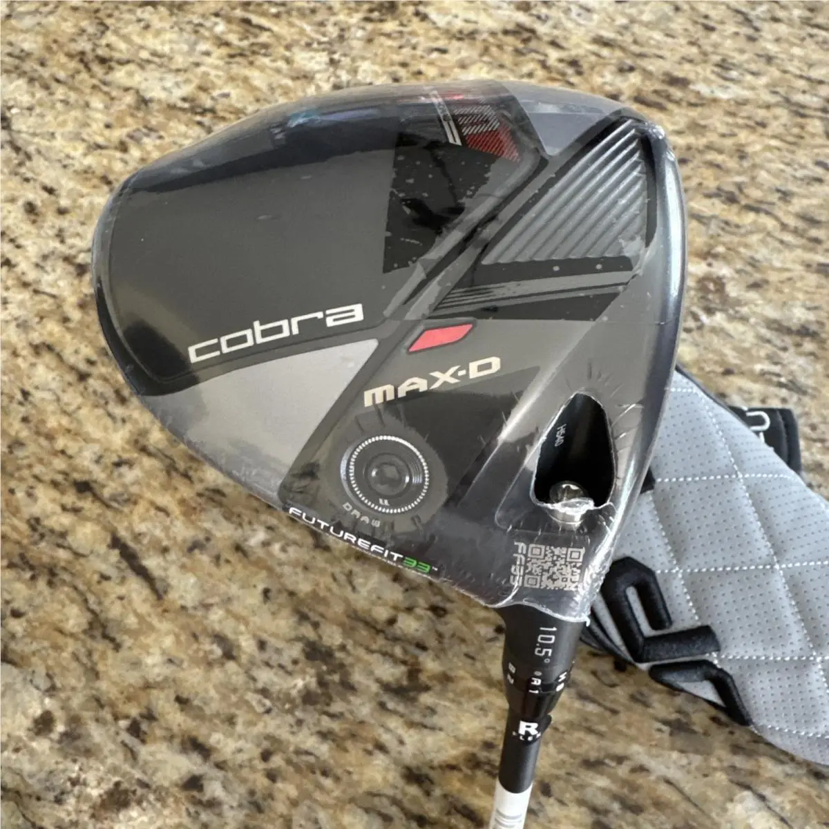 Cobra Optm 10.5° Max-d Driver Vanquish 4 R Graphite Regular RH 8101 + HC