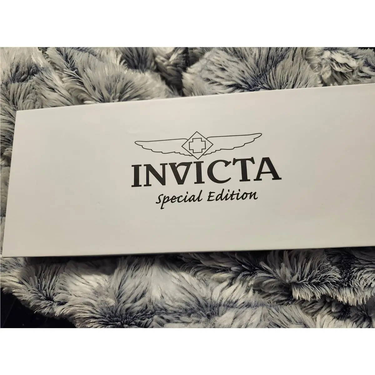 Lupah Special Edition Women`s Watch with 4 Extra Leather Bands by Invicta