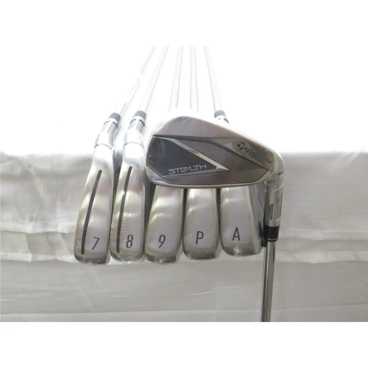 Taylormade Stealth Iron Set 6-PW AW Kbs Max MT 85g Regular Flex Steel