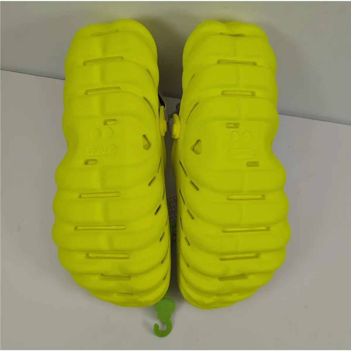 Crocs shoes - Crocs Classic - Classic - Yellow (UPC: 196265579174) 8