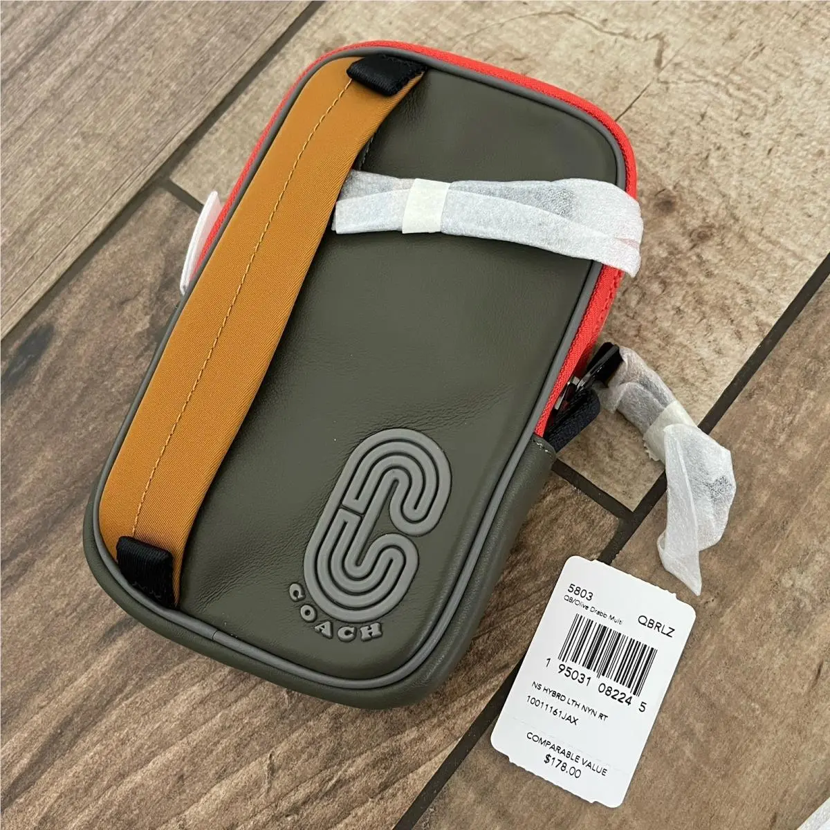 North/south Hybrid Pouch Zippered Travel Pack with Carabiner - Rare Find by Coach