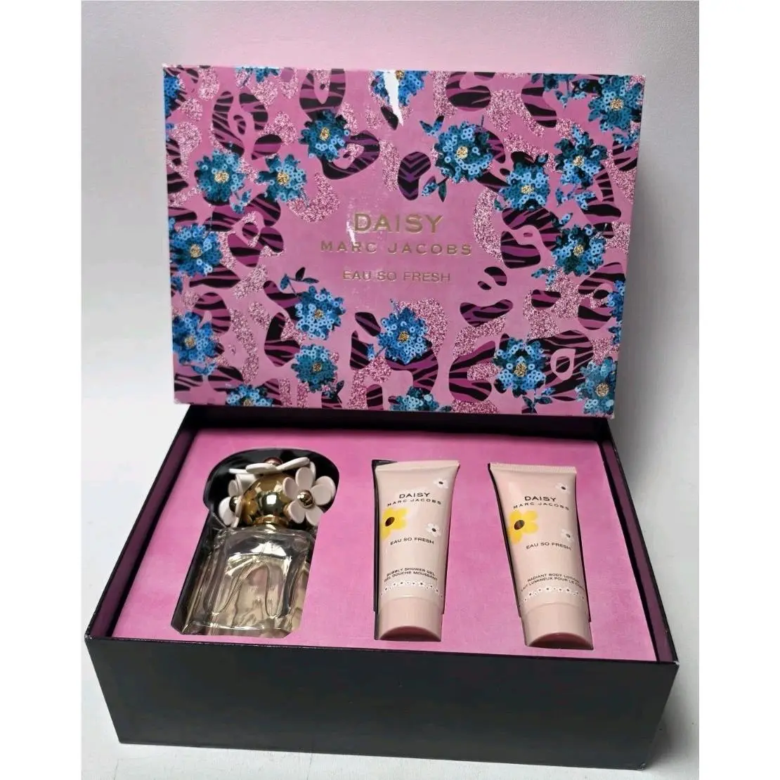 Daisy Eau So Fresh 3pc Gift Set For Women Edt 2.5 FL Oz Lotion Gel by Marc Jacobs