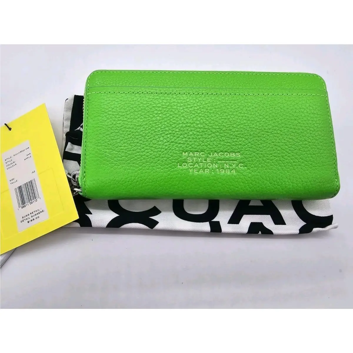 Marc Jacobs The Continental Wallet Wristlet Apple Green Pebbled Leather MK25033