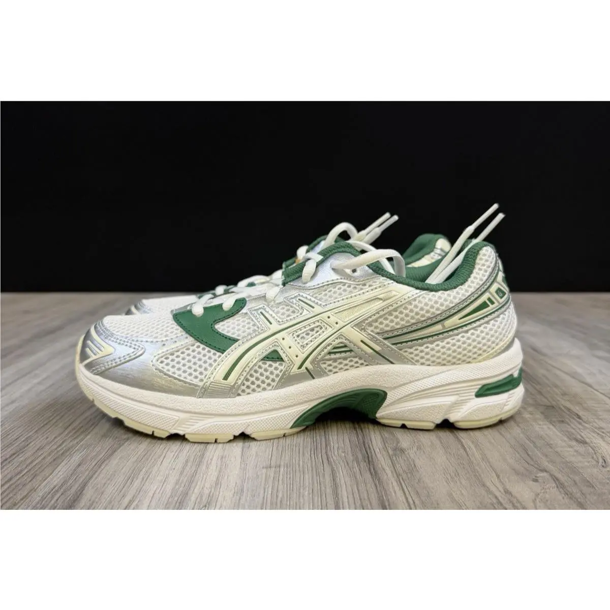 Asics shoes - White (UPC: 197298763790) 0