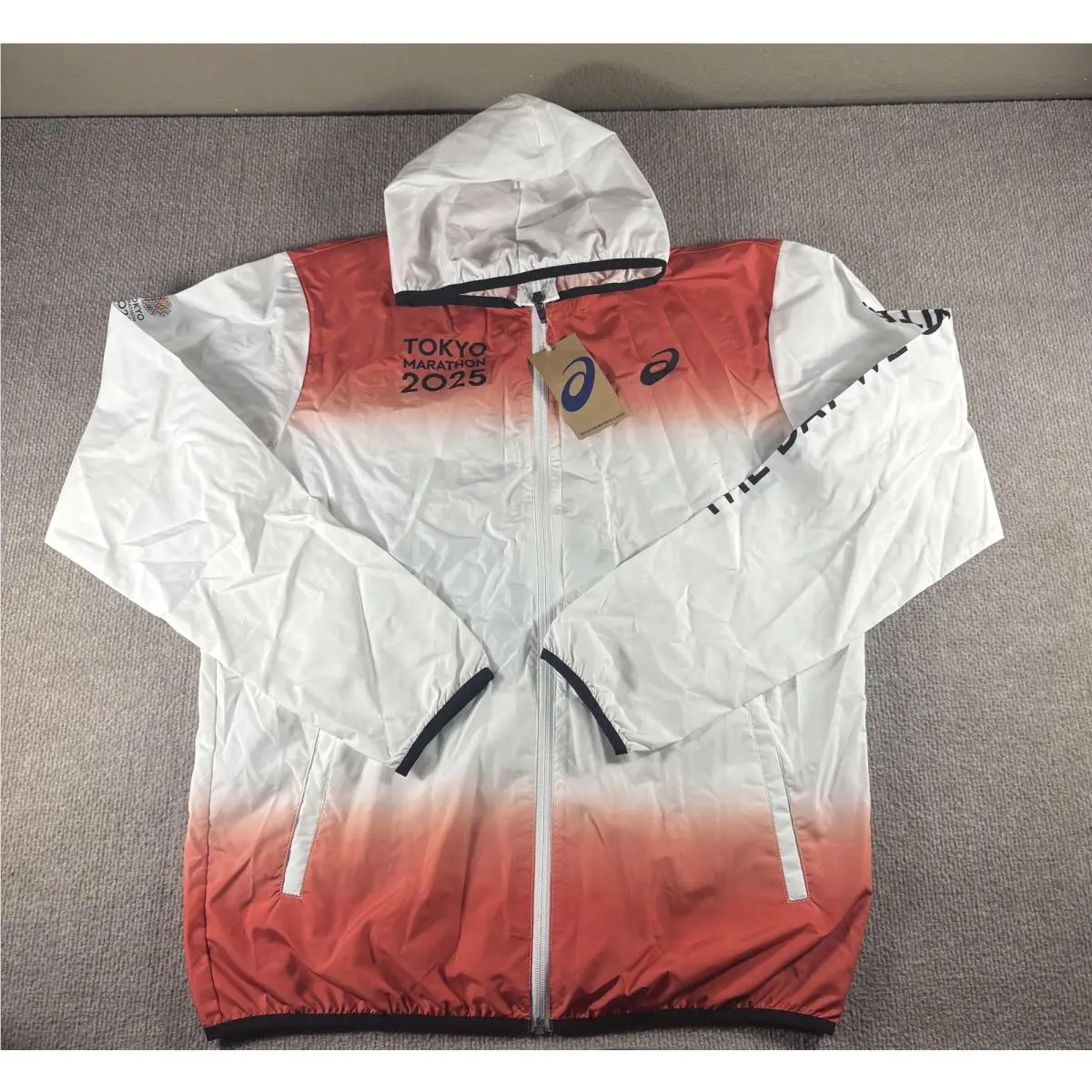 Asics Tokyo Marathon 2025 Jacket Mens XL White Red Hooded Full Zip Windbreaker