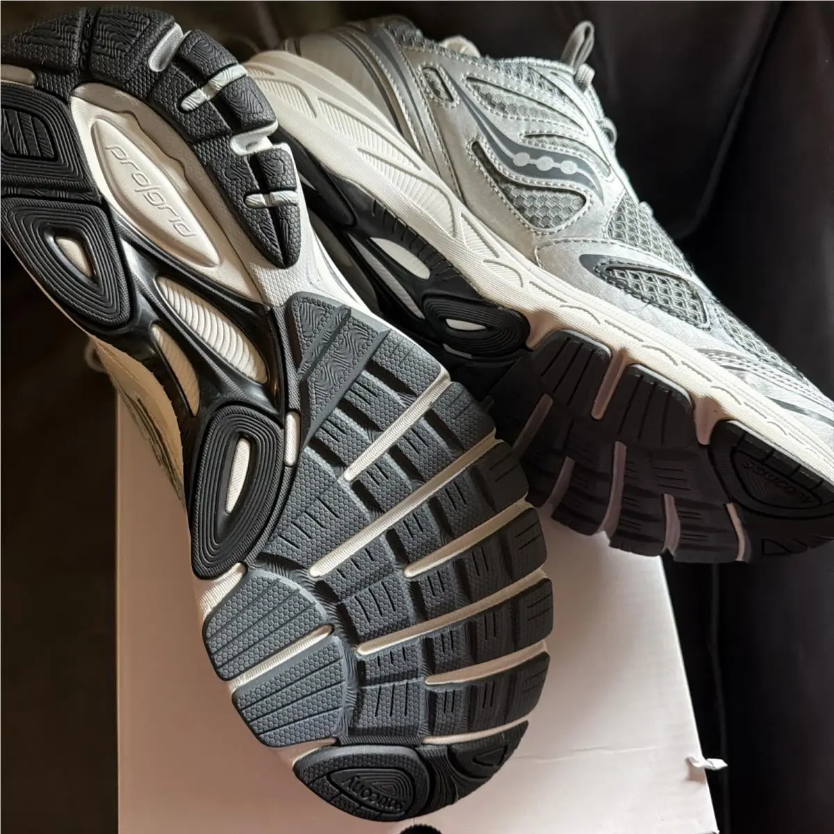 Saucony shoes - S7093612 - S70936-12 - Grey and Silver 0