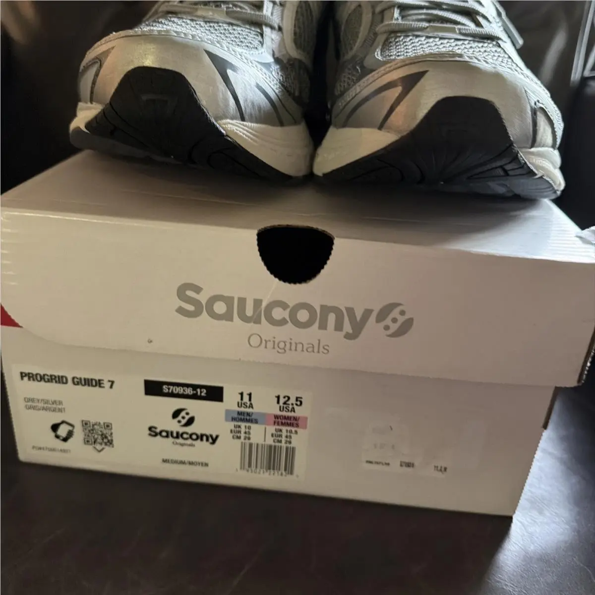 Saucony shoes - S7093612 - S70936-12 - Grey and Silver 2