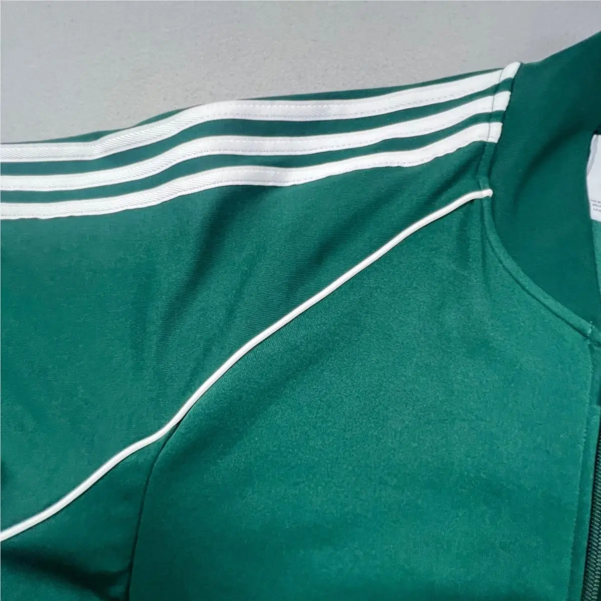 Adidas clothing - Green 9
