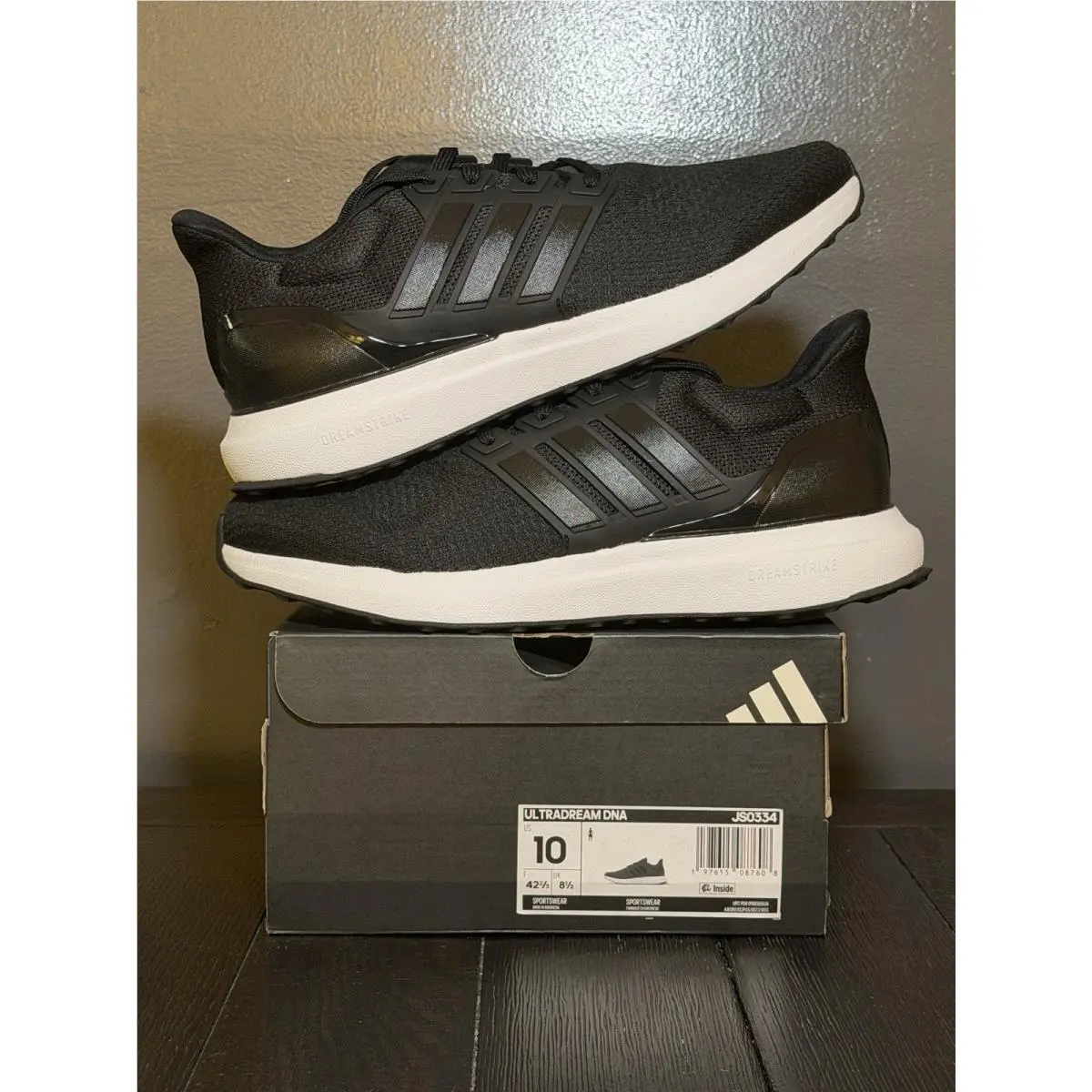 Adidas Ultradream Dna Women’s 10 Low Top Lace-up Sneakers Black/white JS0334