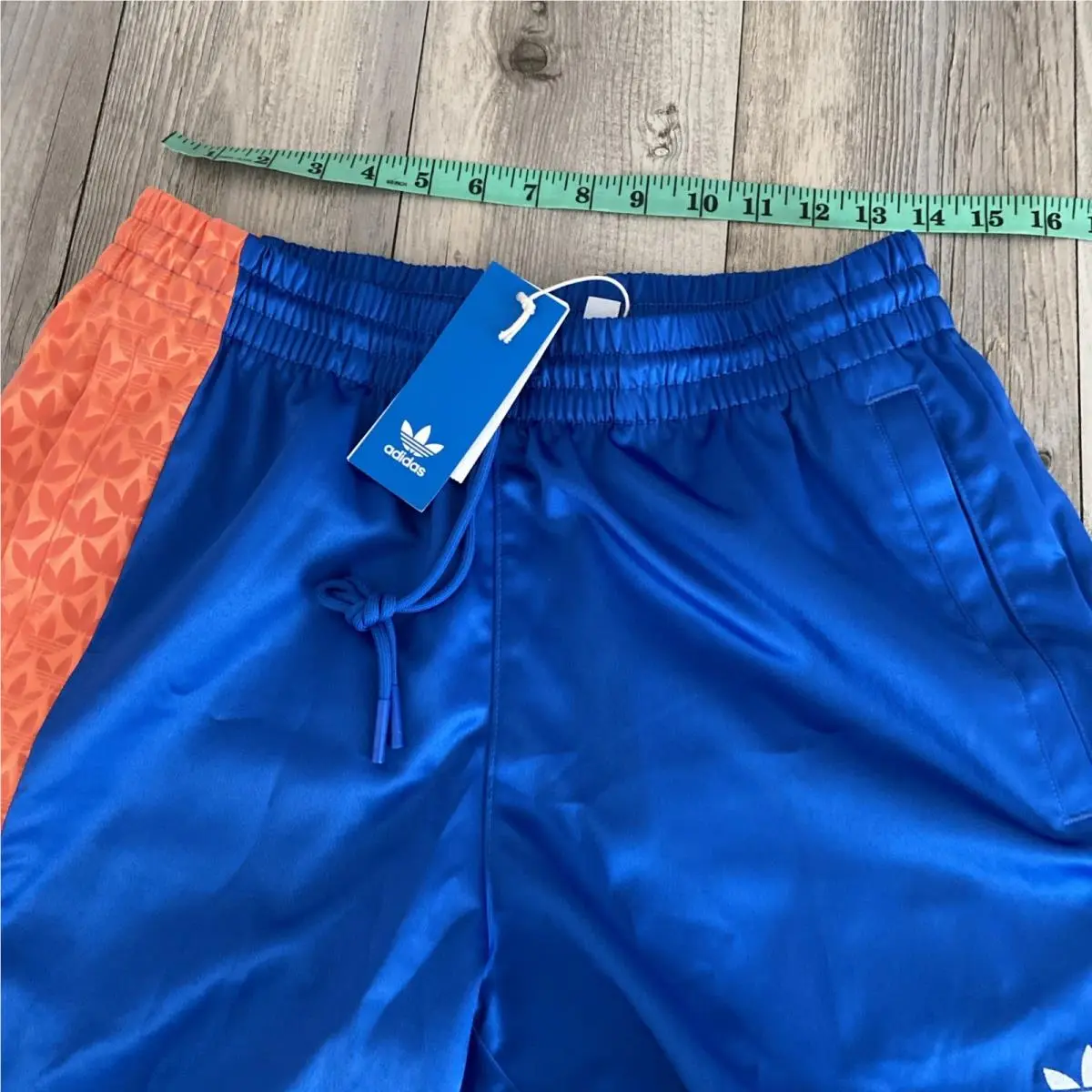 Adidas clothing - Q2 - Multicolor (UPC: 0197612027812) 6