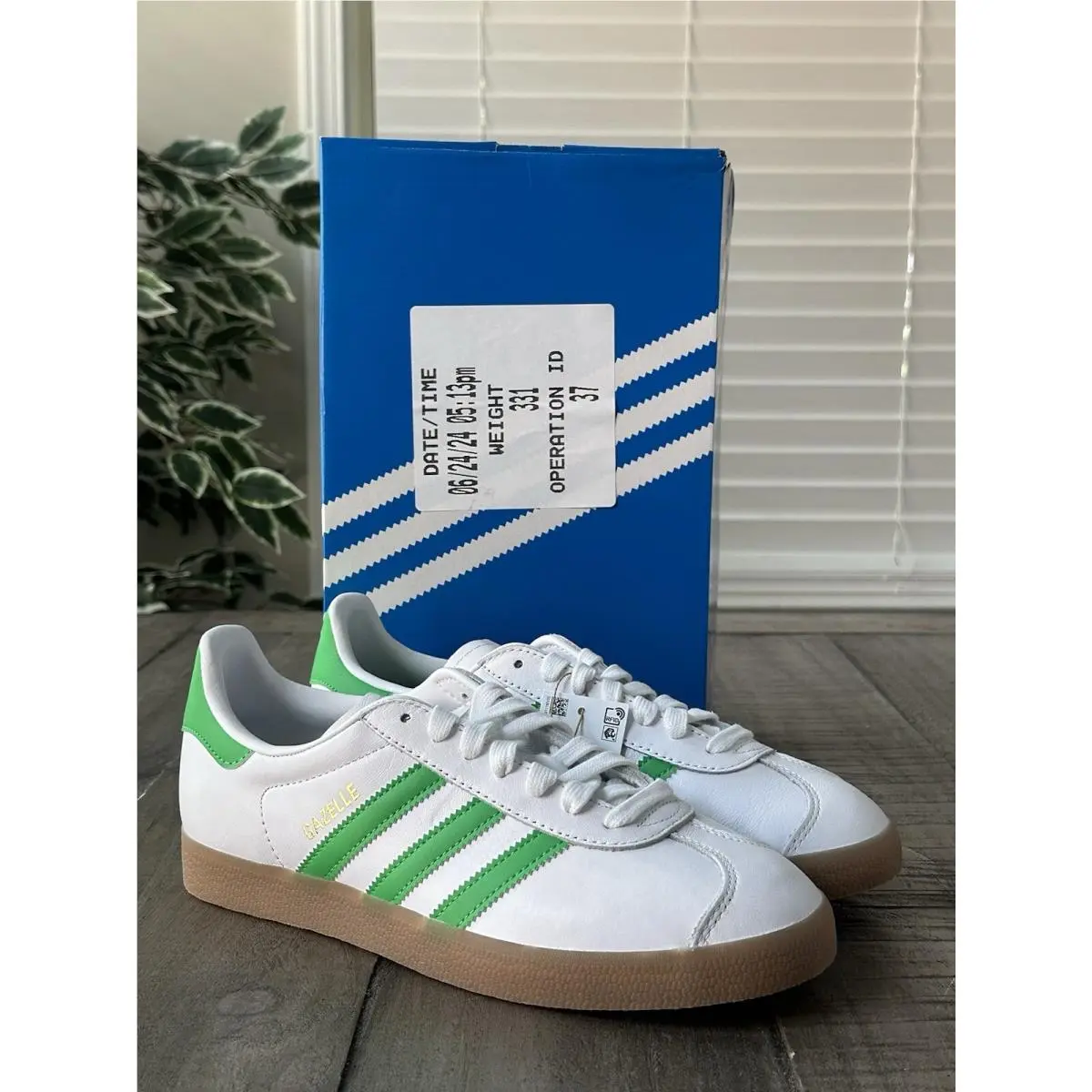 Adidas Gazelle Men’s US 8 Sneakers White Semi Solar Slime Gum Color IG6434
