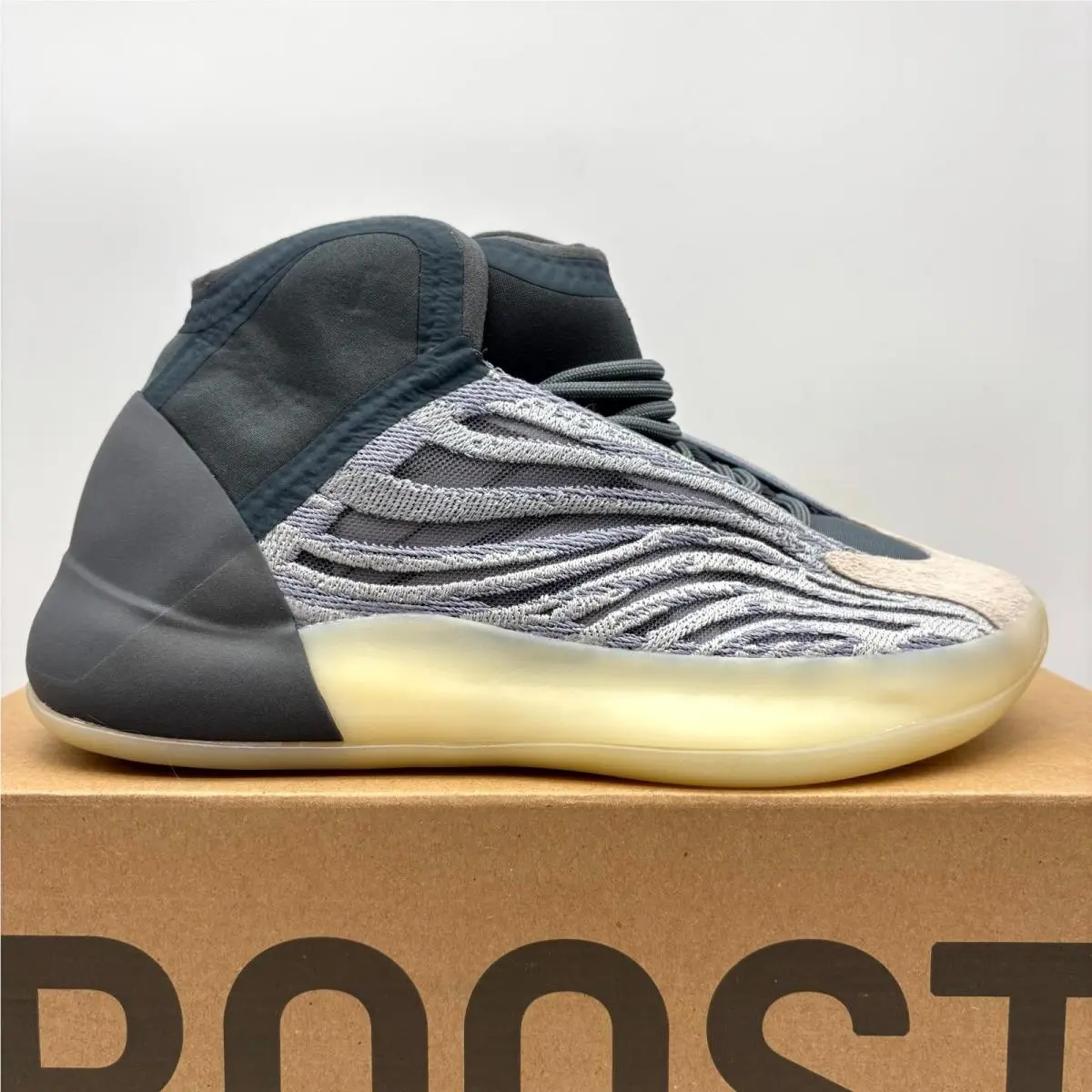 Adidas Yeezy Qntm Mono Carbon Primeknit Basketball Shoes Size 4 Men`s GX6594