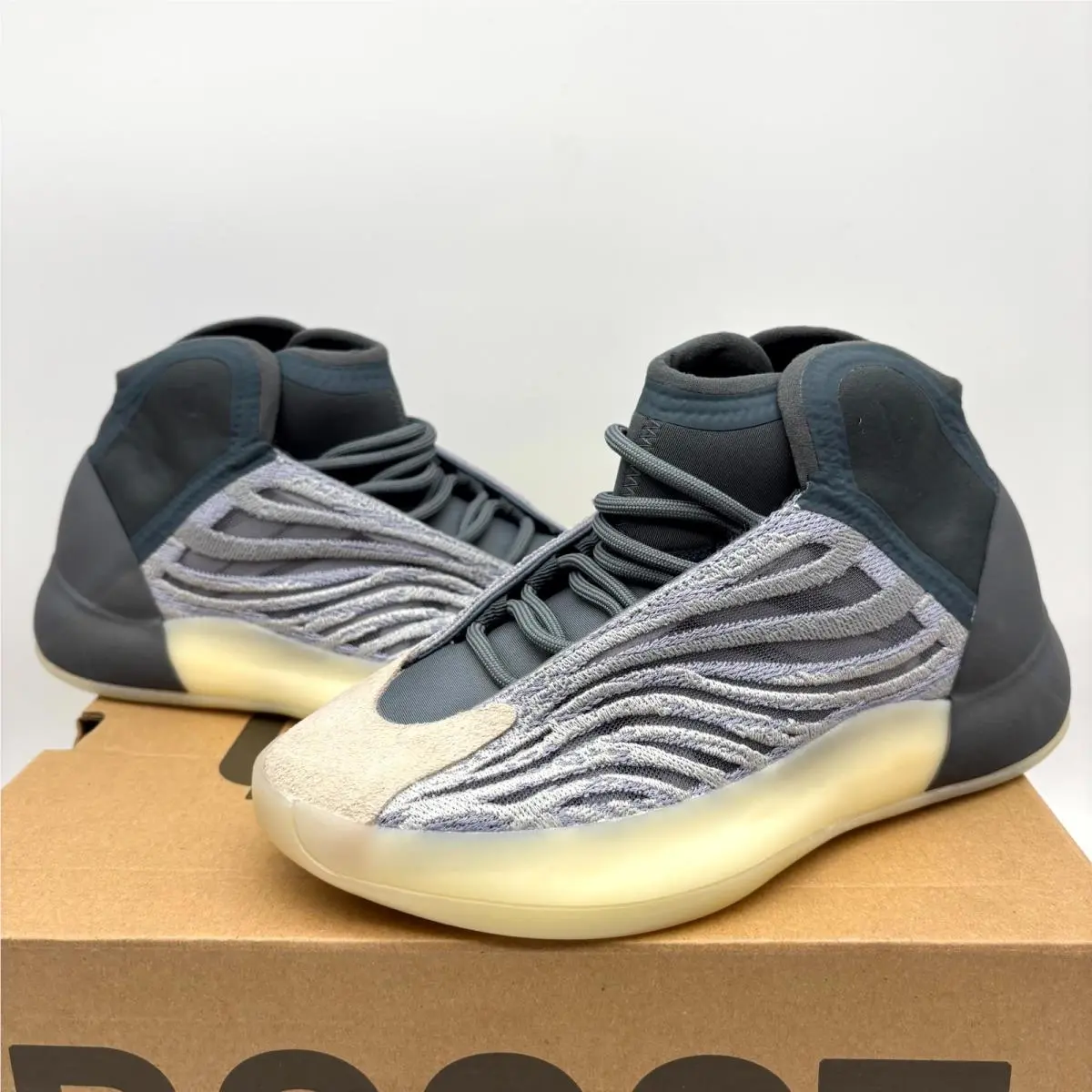 Adidas shoes - adidas Yeezy QNTM - Yeezy QNTM - 624041-402 - Mono Carbon (UPC: 195742863102) 4
