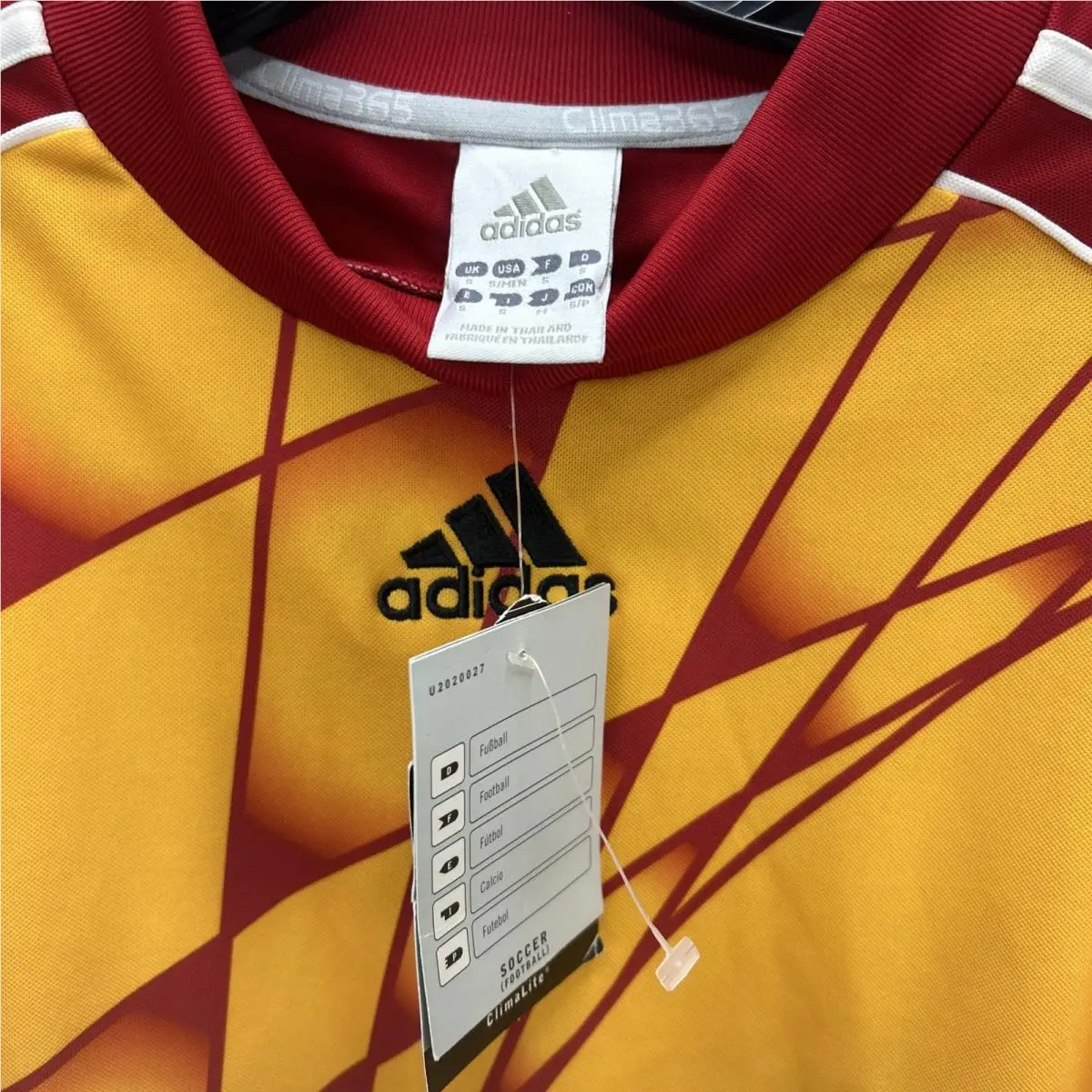 Adidas clothing - Yellow 4