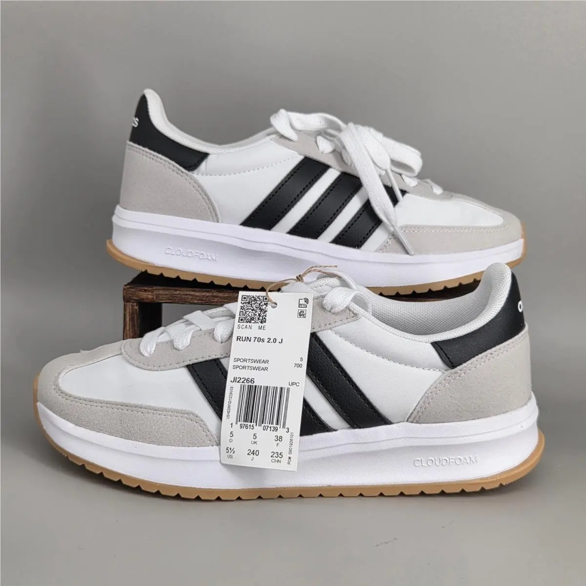 Adidas Run 70s 2.0 J Sneakers Youth 5.5 White Grey Black Retro Cloudfoam JI2266