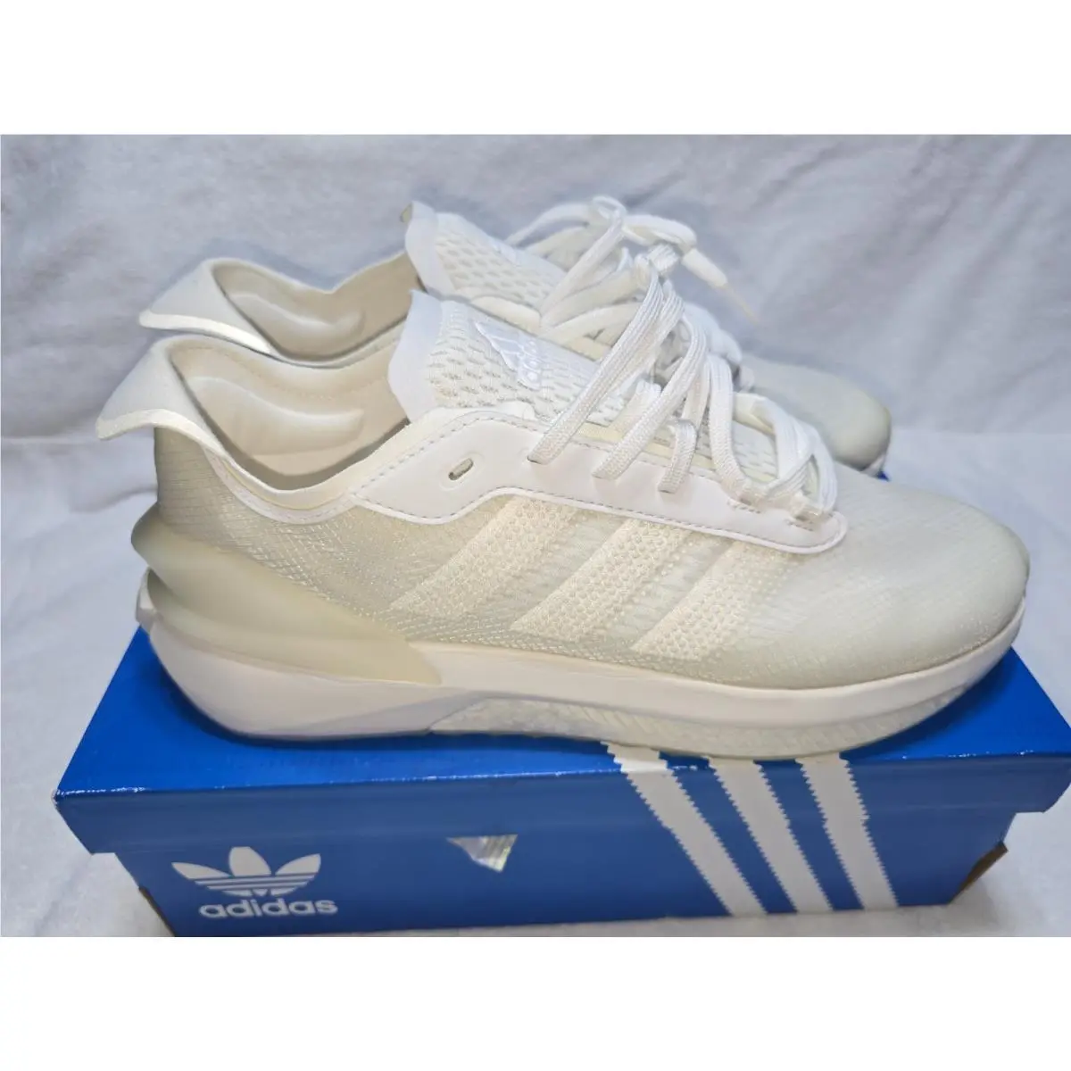 Adidas Avryn HP5972 Men`s Size 11.5 White Boost Mesh Cloud White
