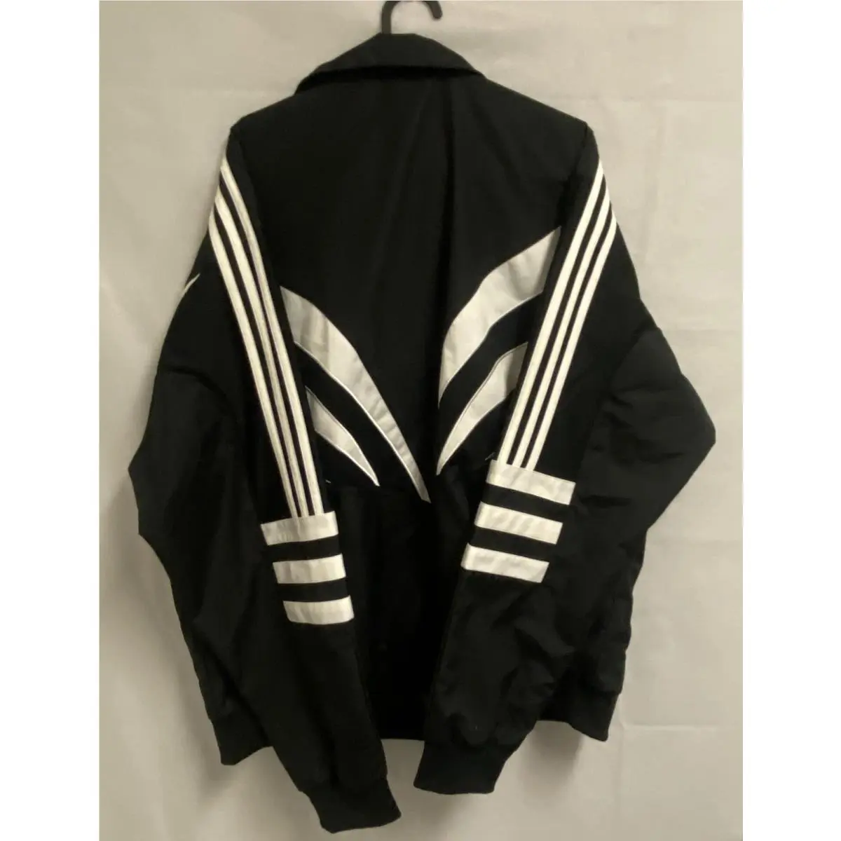 Adidas clothing - RN 88387 CA# 40912 - JC9950 - Black (UPC: 196476872064) 1