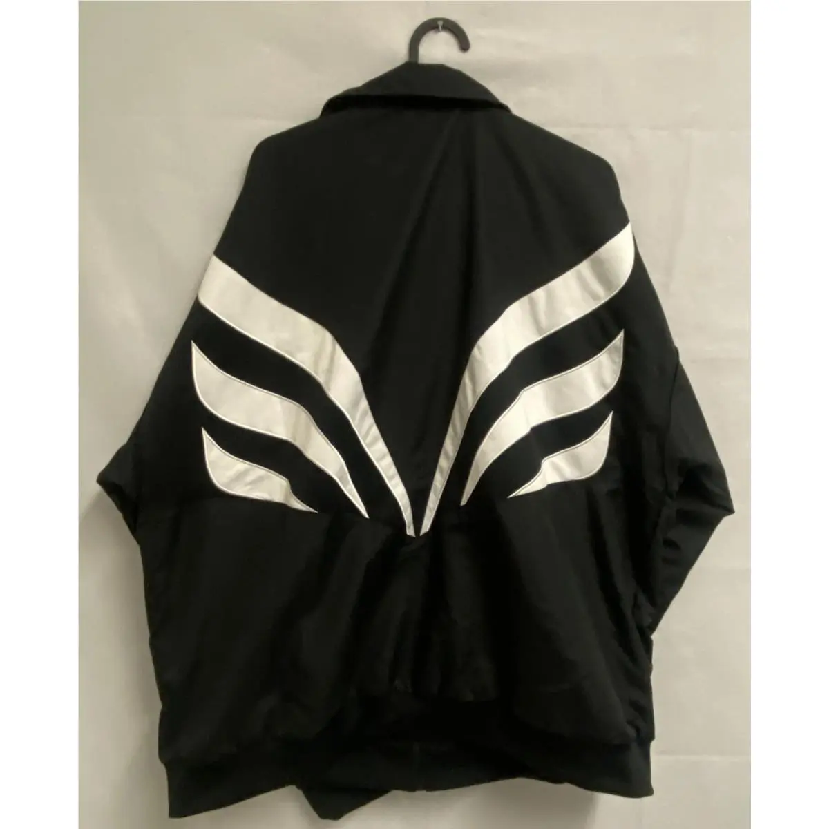 Adidas clothing - RN 88387 CA# 40912 - JC9950 - Black (UPC: 196476872064) 0