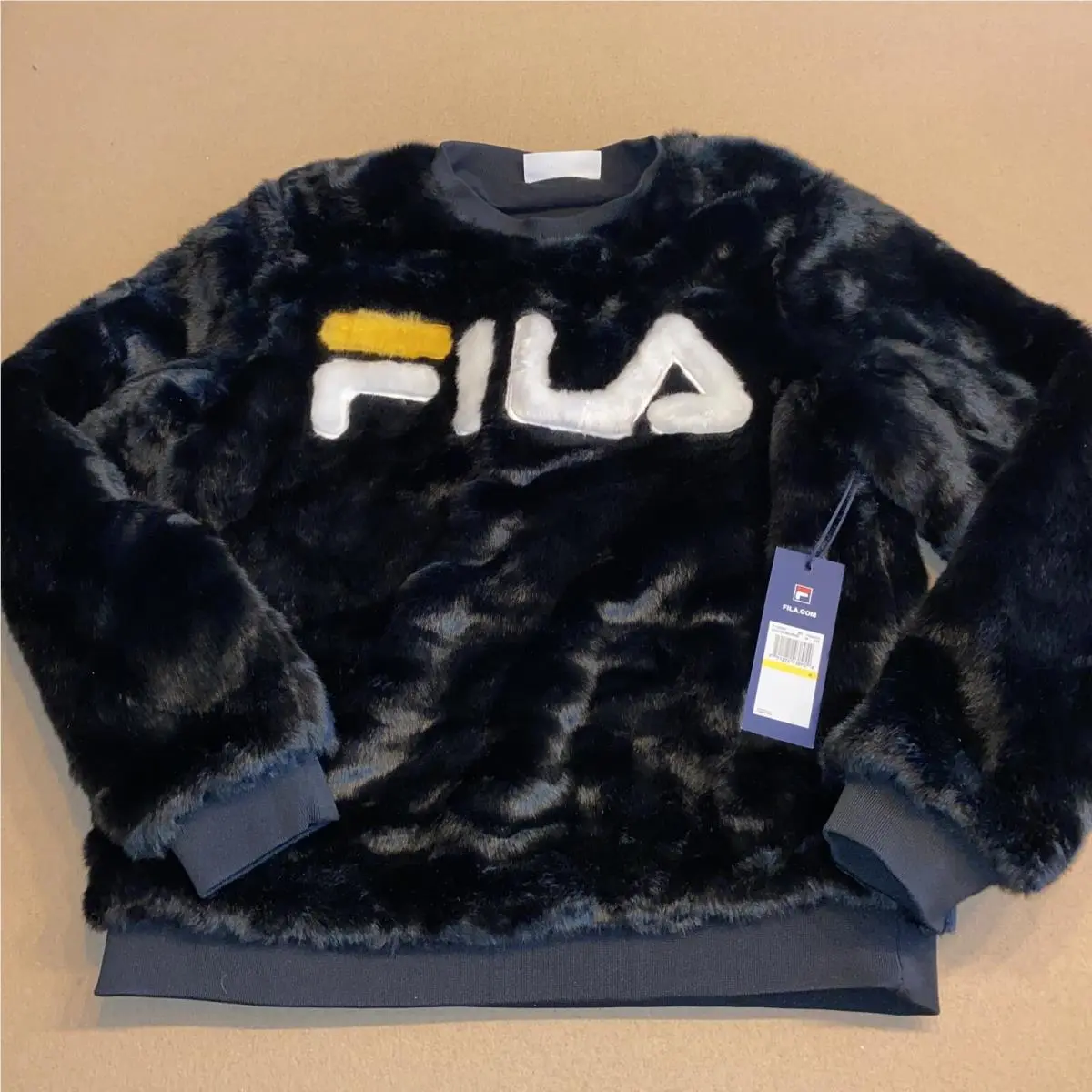 Fila Women`s Black Emmeline Fur Sweatshirt Pullover Size Medium