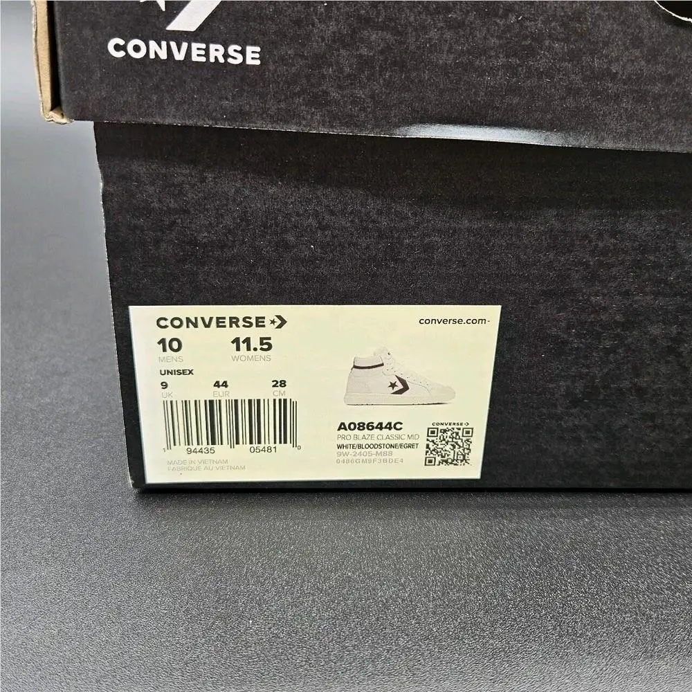 Converse shoes - White 5