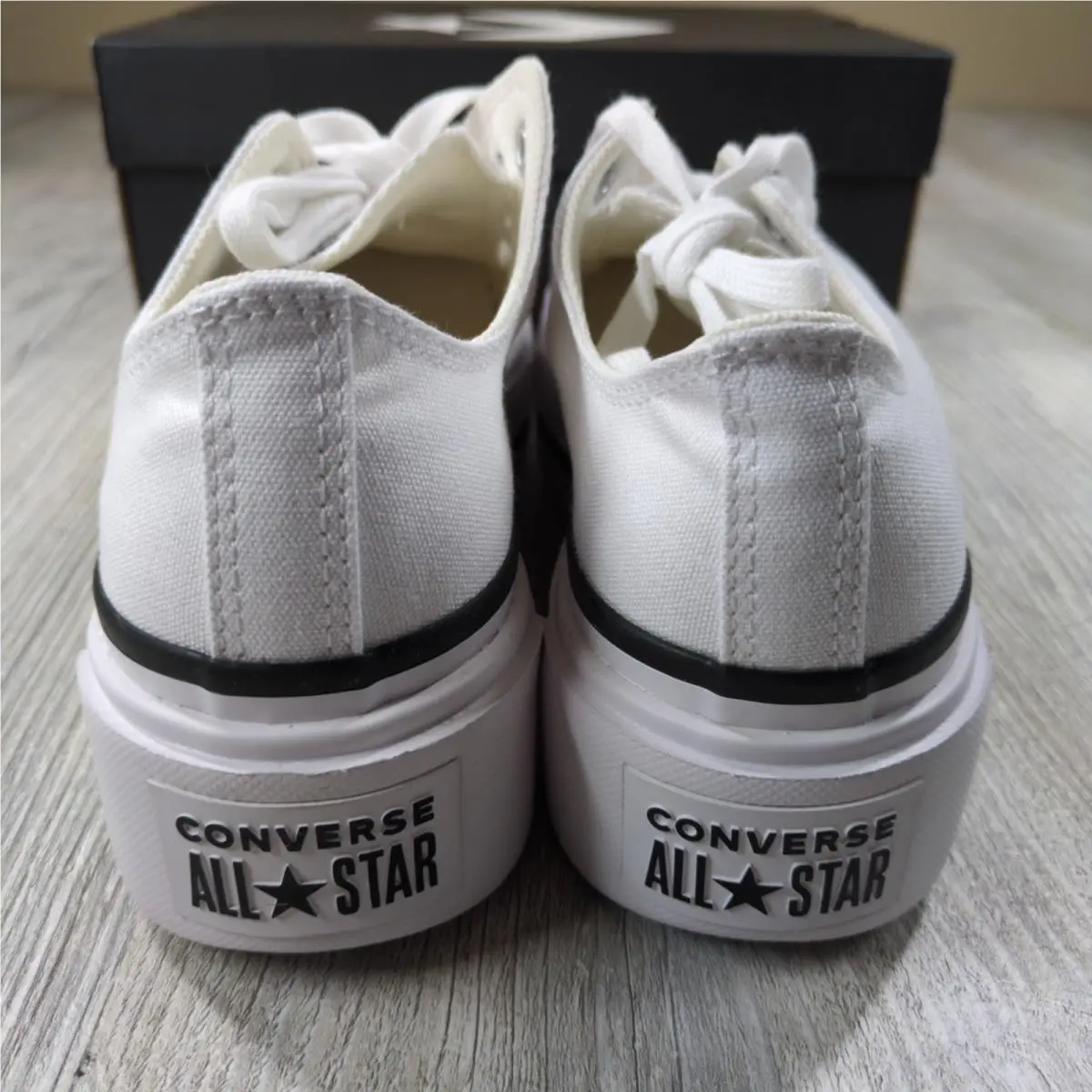 Converse shoes - White 2