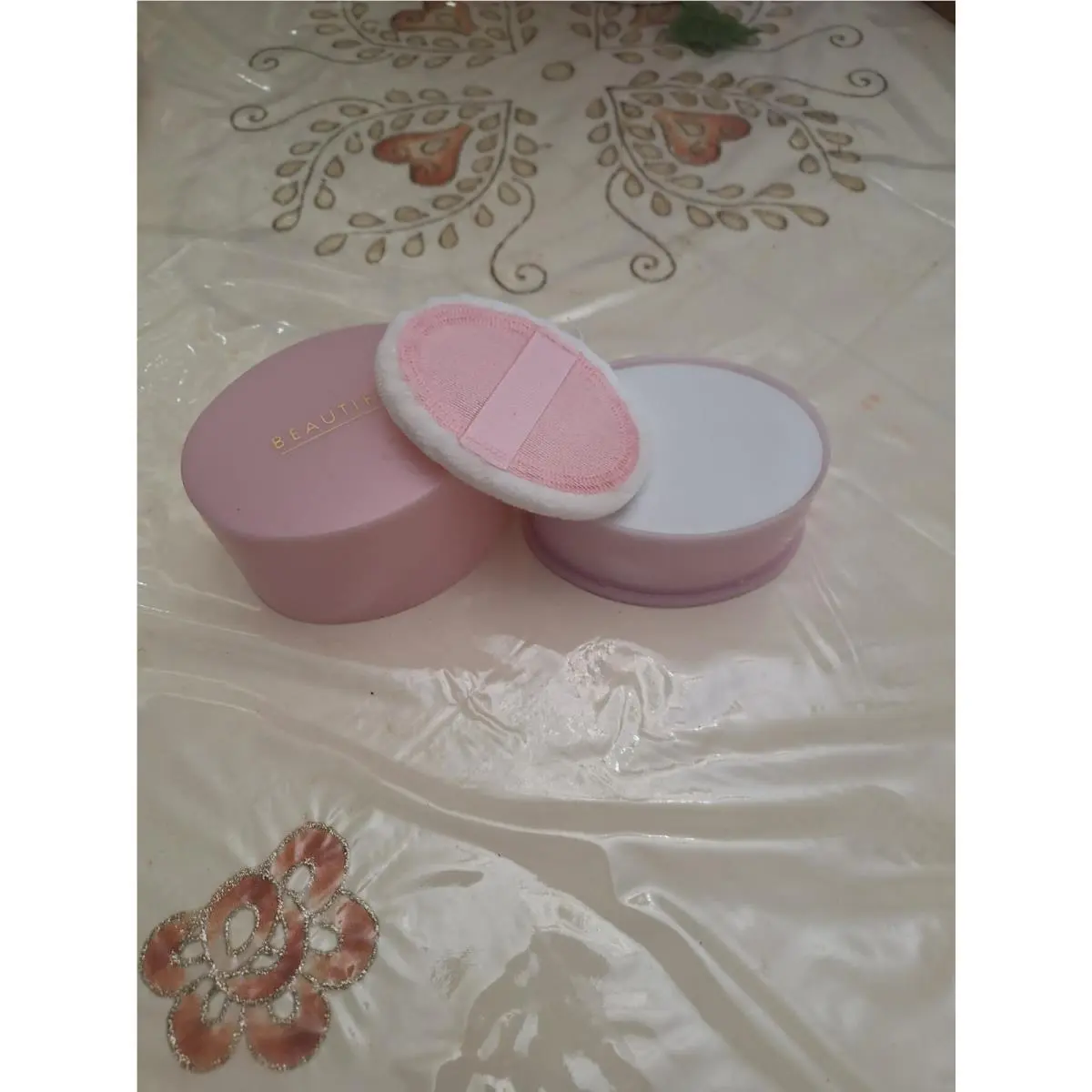 Estee Lauder Beautiful Perfumed Body Powder Dusting Powder Womans 1.7 oz by Estée Lauder