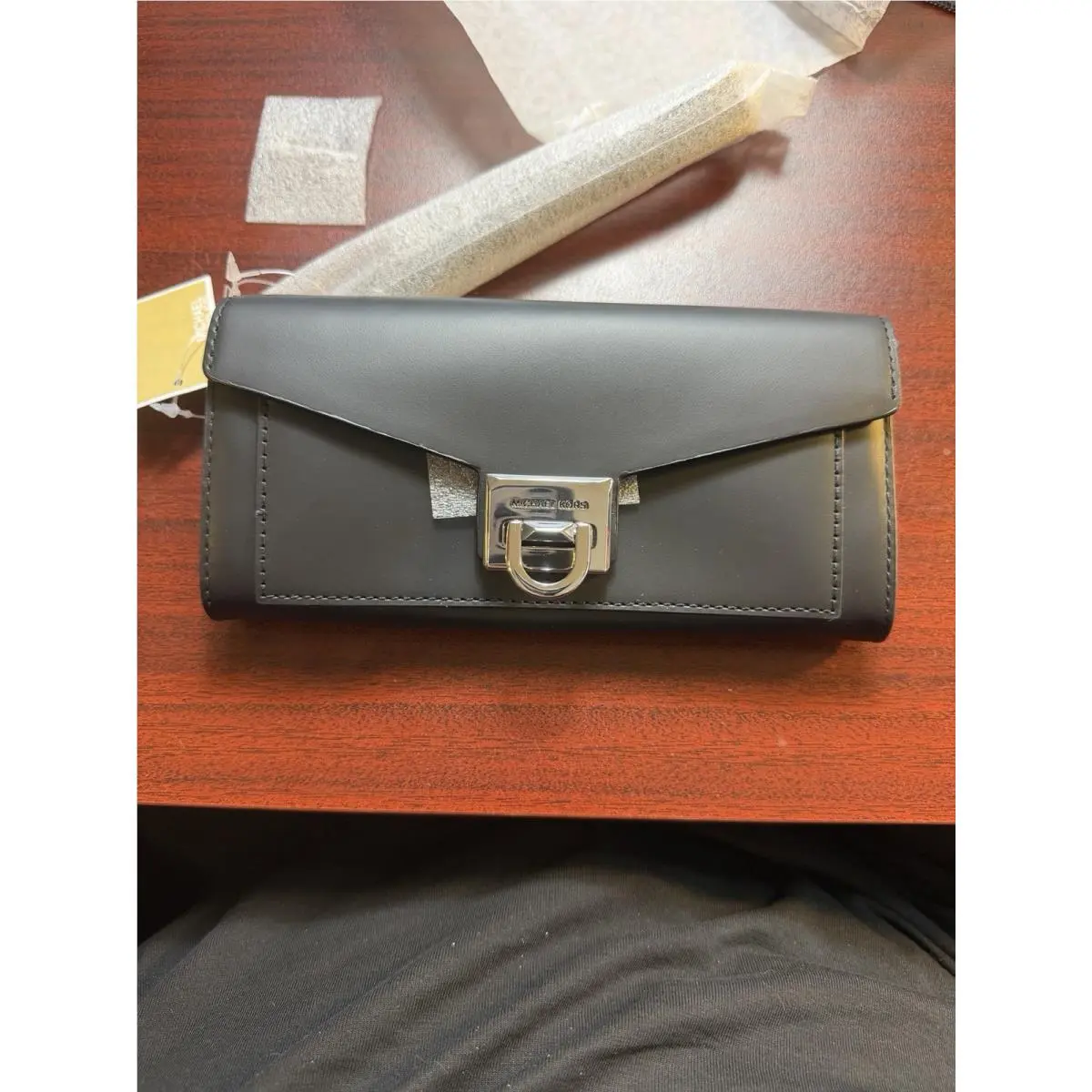 Michael Kors Manhattan Wallet Black Leather Logo Silver Clasp w/ Box