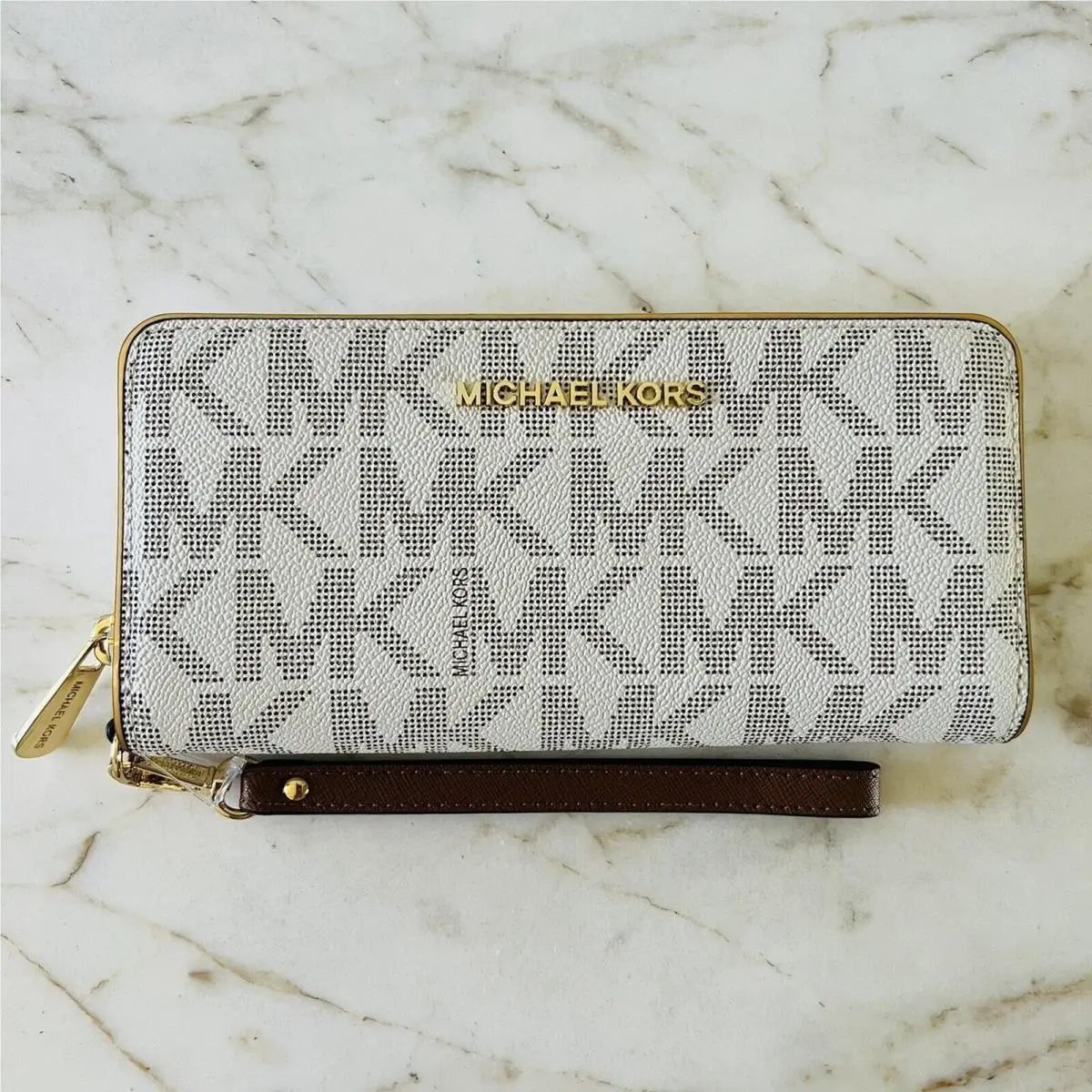 Michael Kors Specchio Jet Set Travel Vanilla Continental Zip Wallet Wristlet