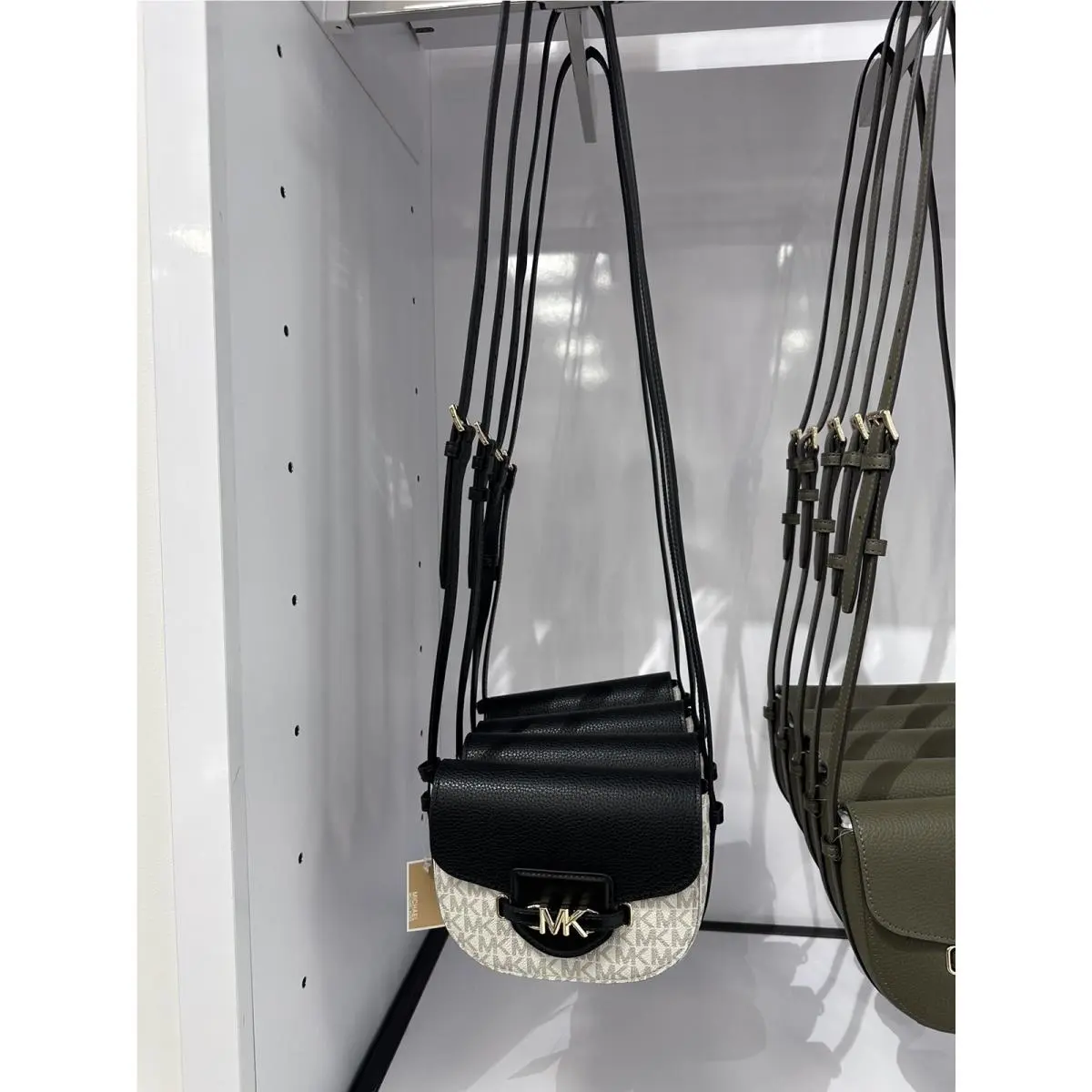 Michael Kors Reed Small Saddle Crossbody - Vanilla/black