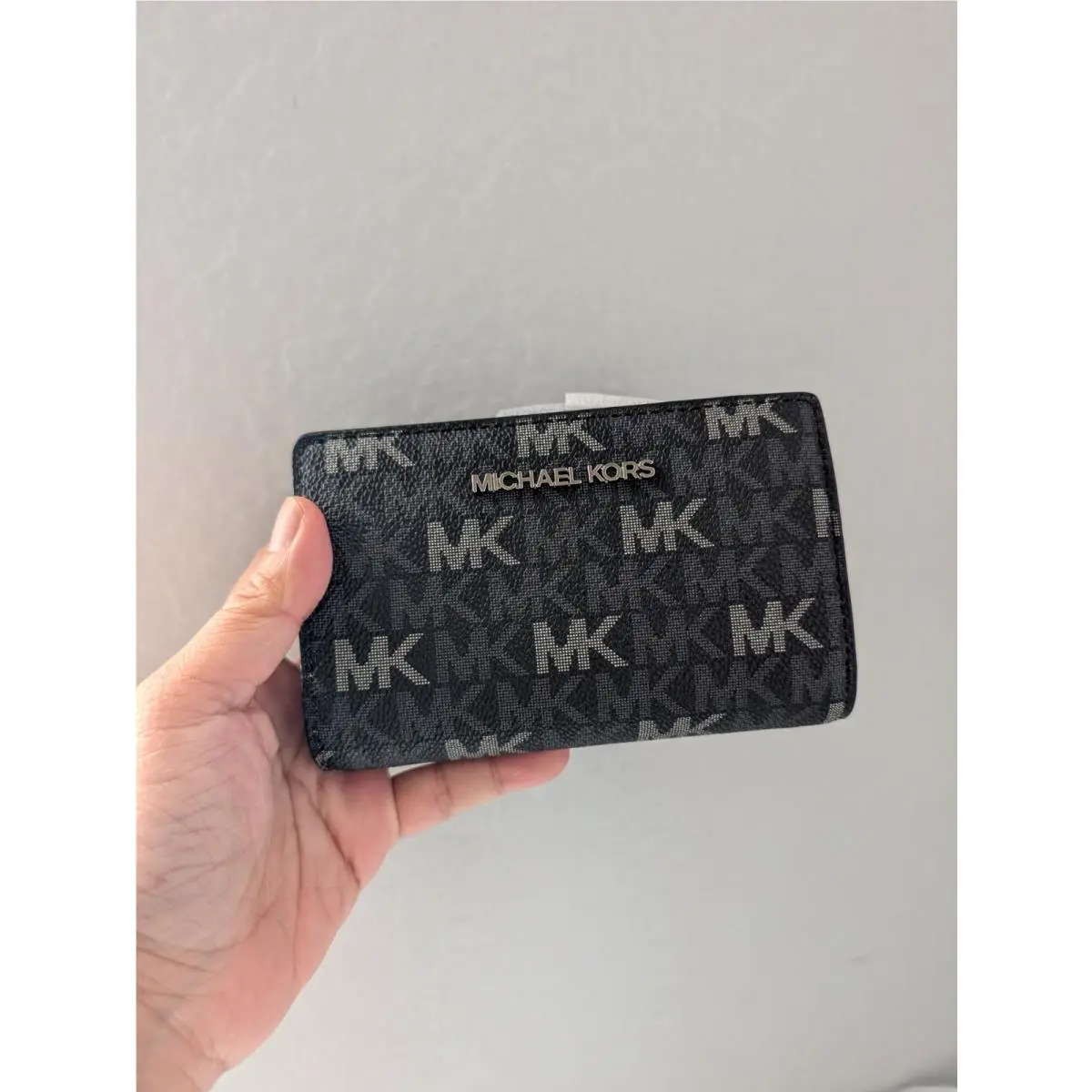 Michael Kors Jet Set Travel Medium Signature Logo Billfold Wallet In Black