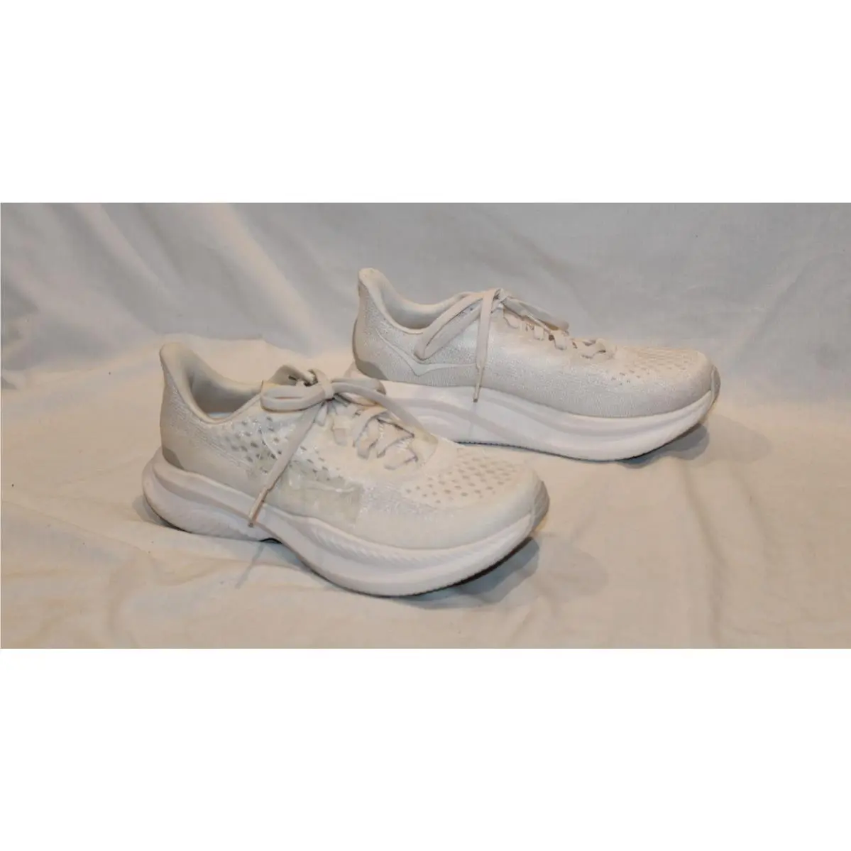 Hoka shoes - White 3