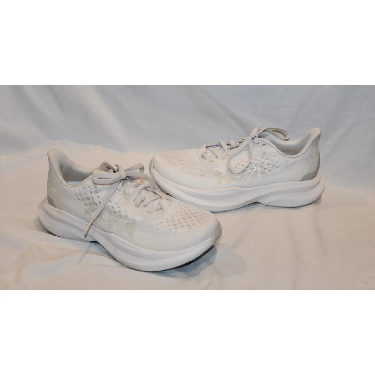 Hoka shoes - White 4