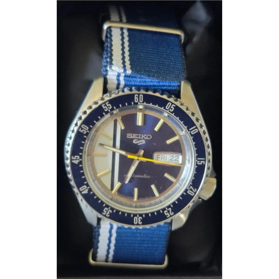 US Special Edition Automatic Dive Watch with Blue Dial SRPK69J8 Japan by Seiko