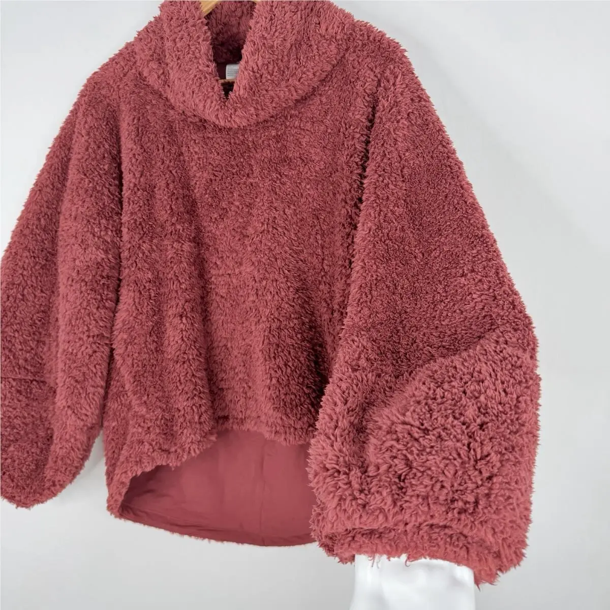 Lululemon clothing - Red 5