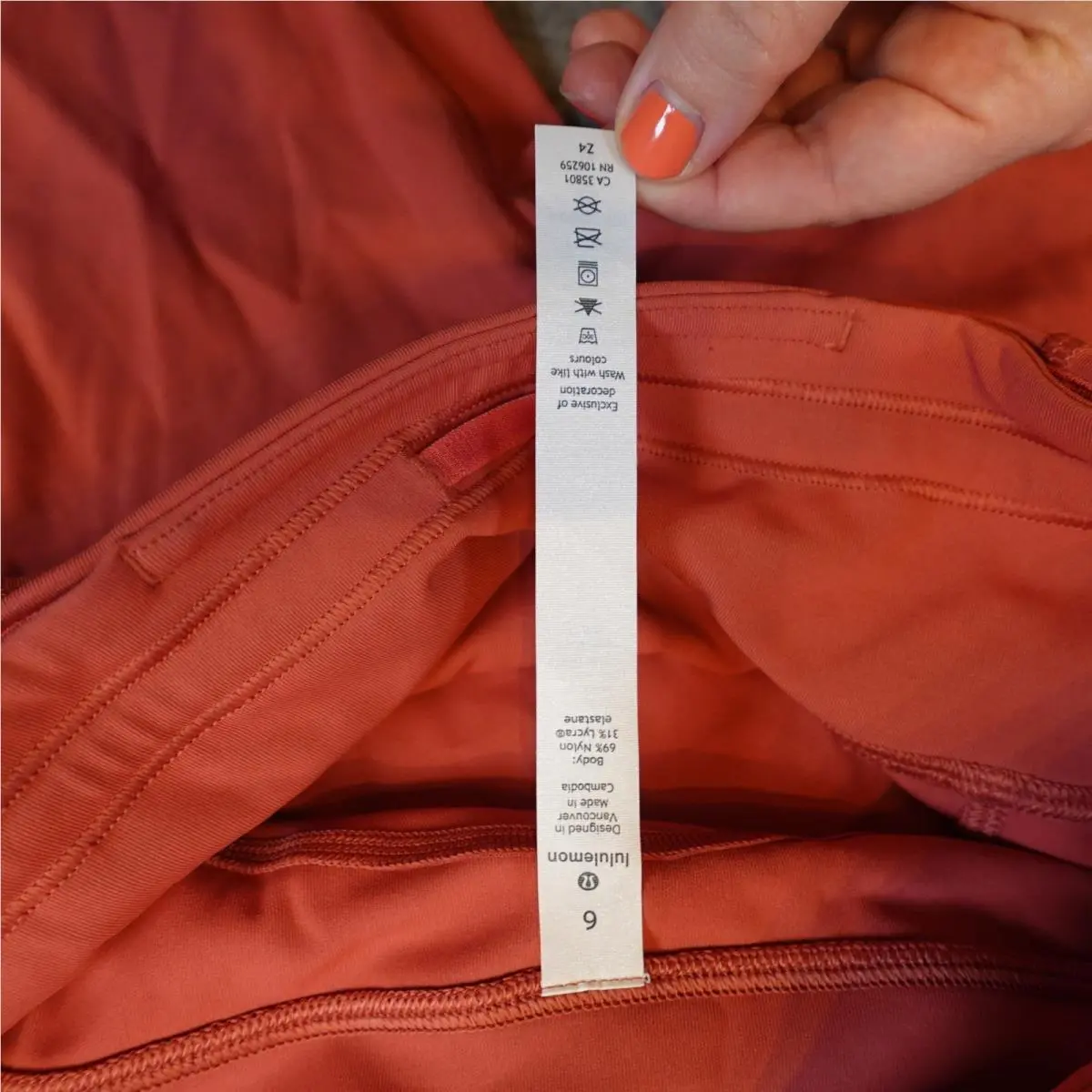 Lululemon clothing - Red 5